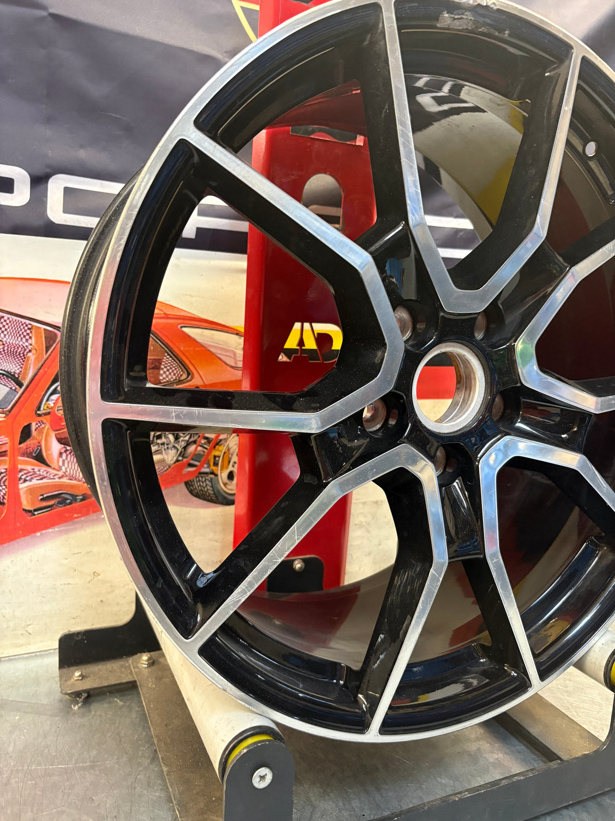 Porsche Taycan GTS 9.5Jx21” ET60 alloy wheel, 9J1601025BC, used for spares or repair