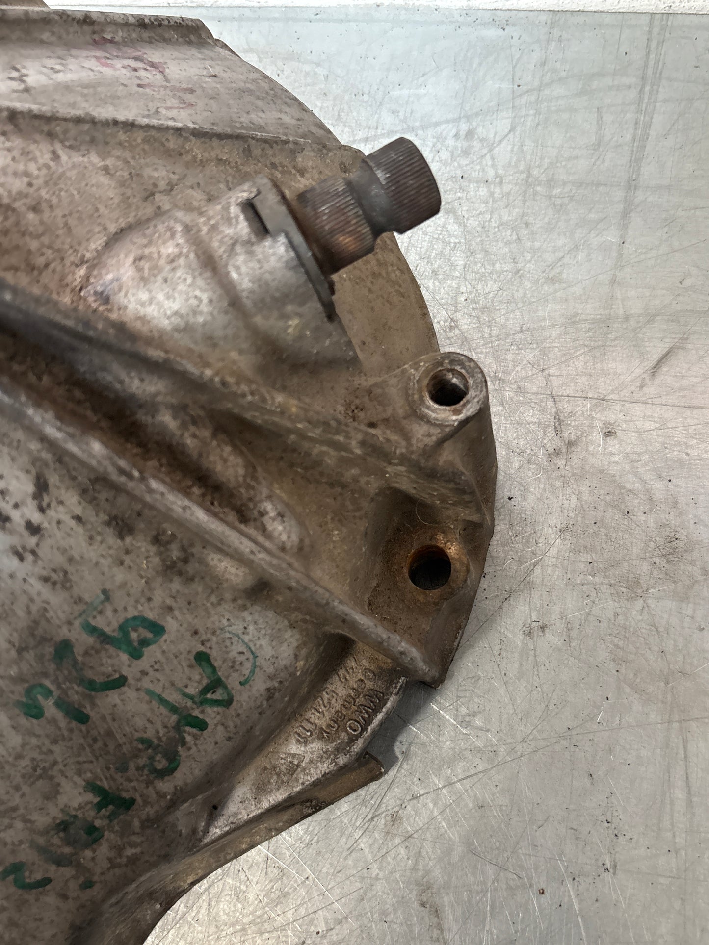 Porsche 924 Bell housing, used 477521111