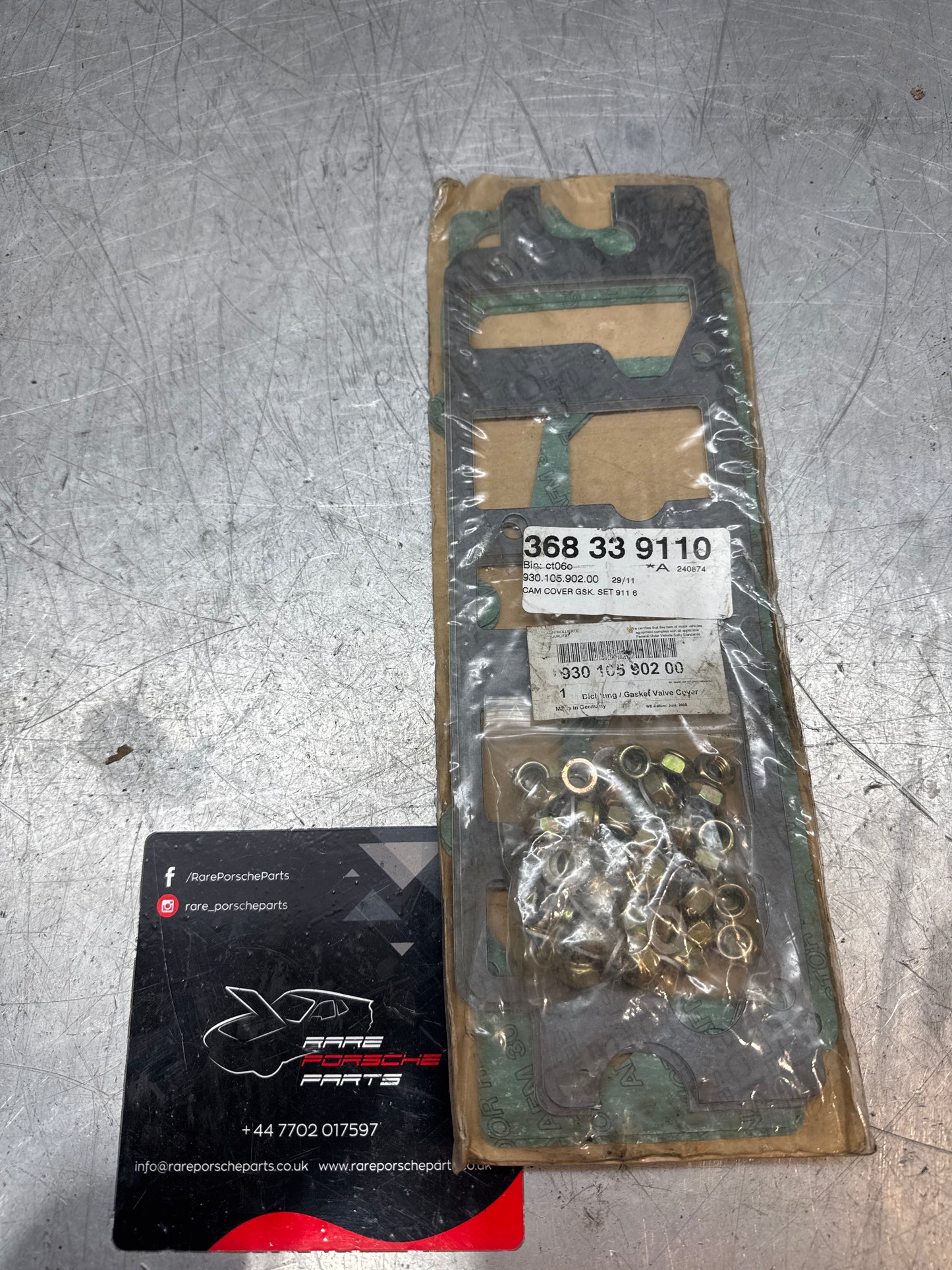 Porsche 911 Camshaft cover gasket set. 93010590200 NOS