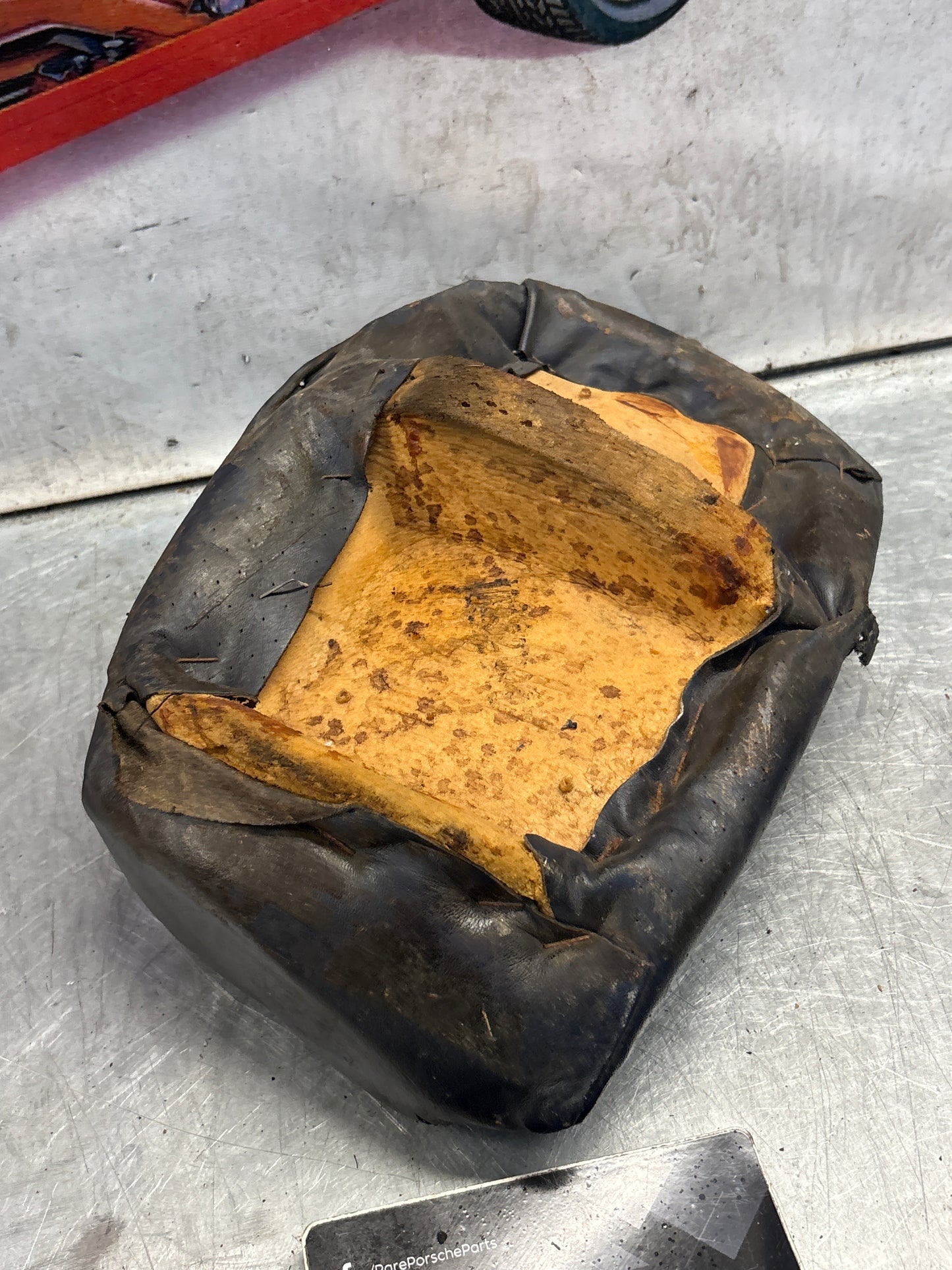 Porsche 928 rear left seat centre cushion,blue, leather, used 92852208751