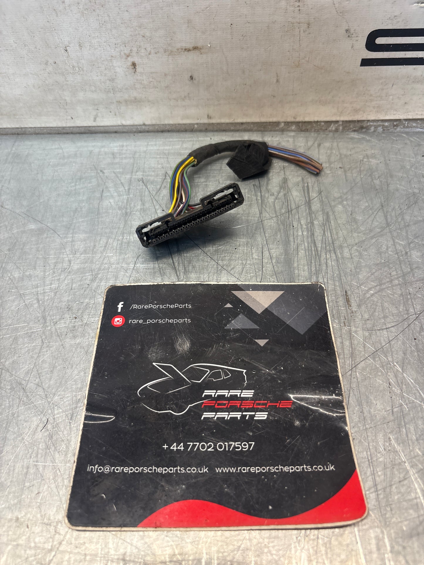 Porsche 944 cable harness connector, for spares or repair 94461231100