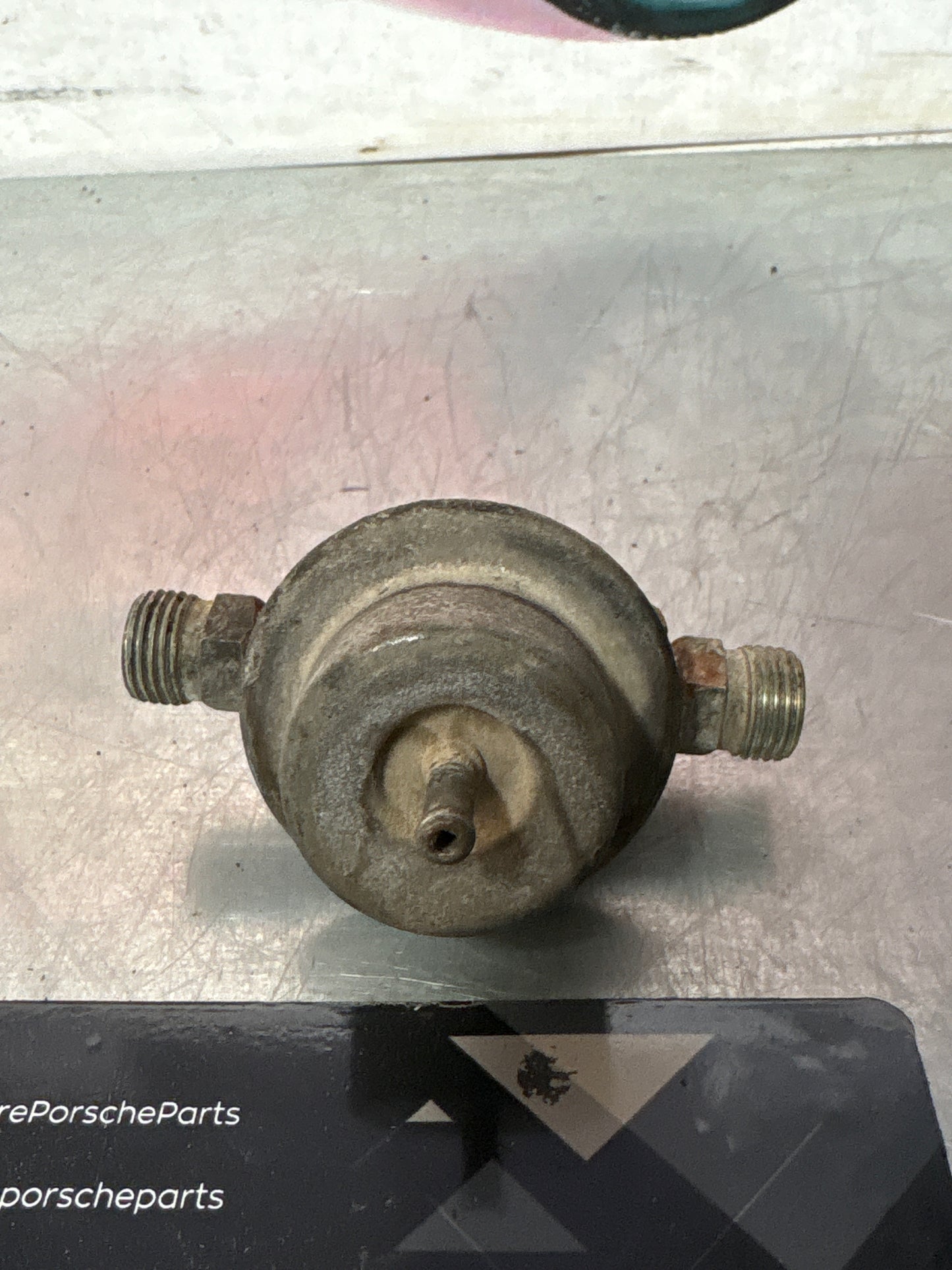 Porsche 928 S4 fuel pressure damper, used. 0280161035