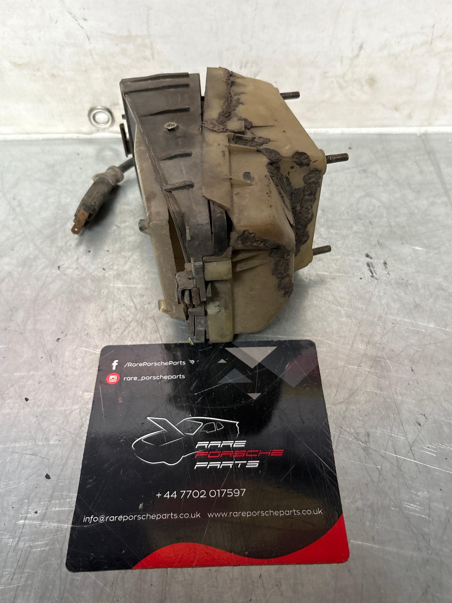 Porsche 911 high beam light, used 92863141601 / 0305401001