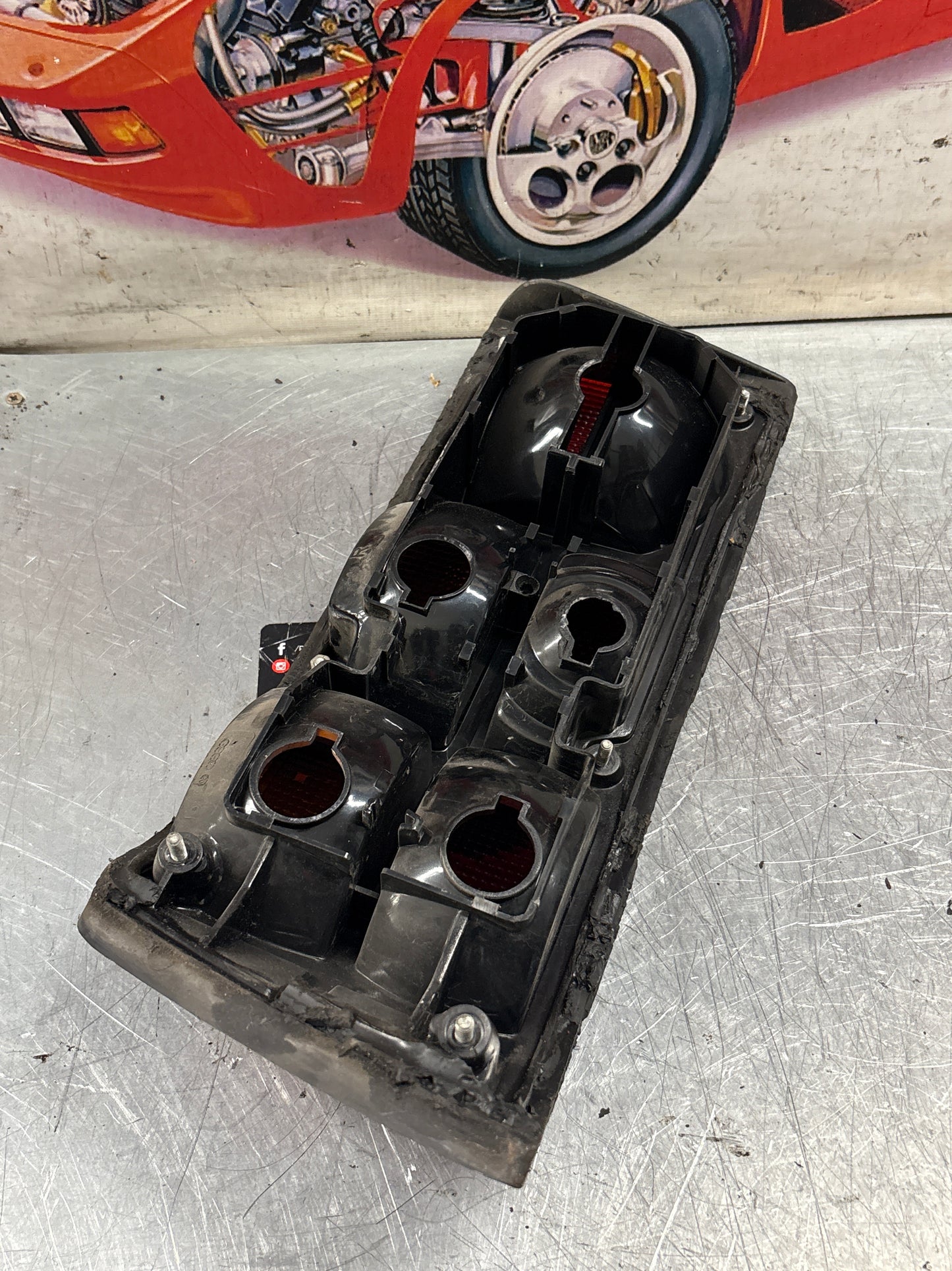 Porsche 944 right rear tail light 477945214 used