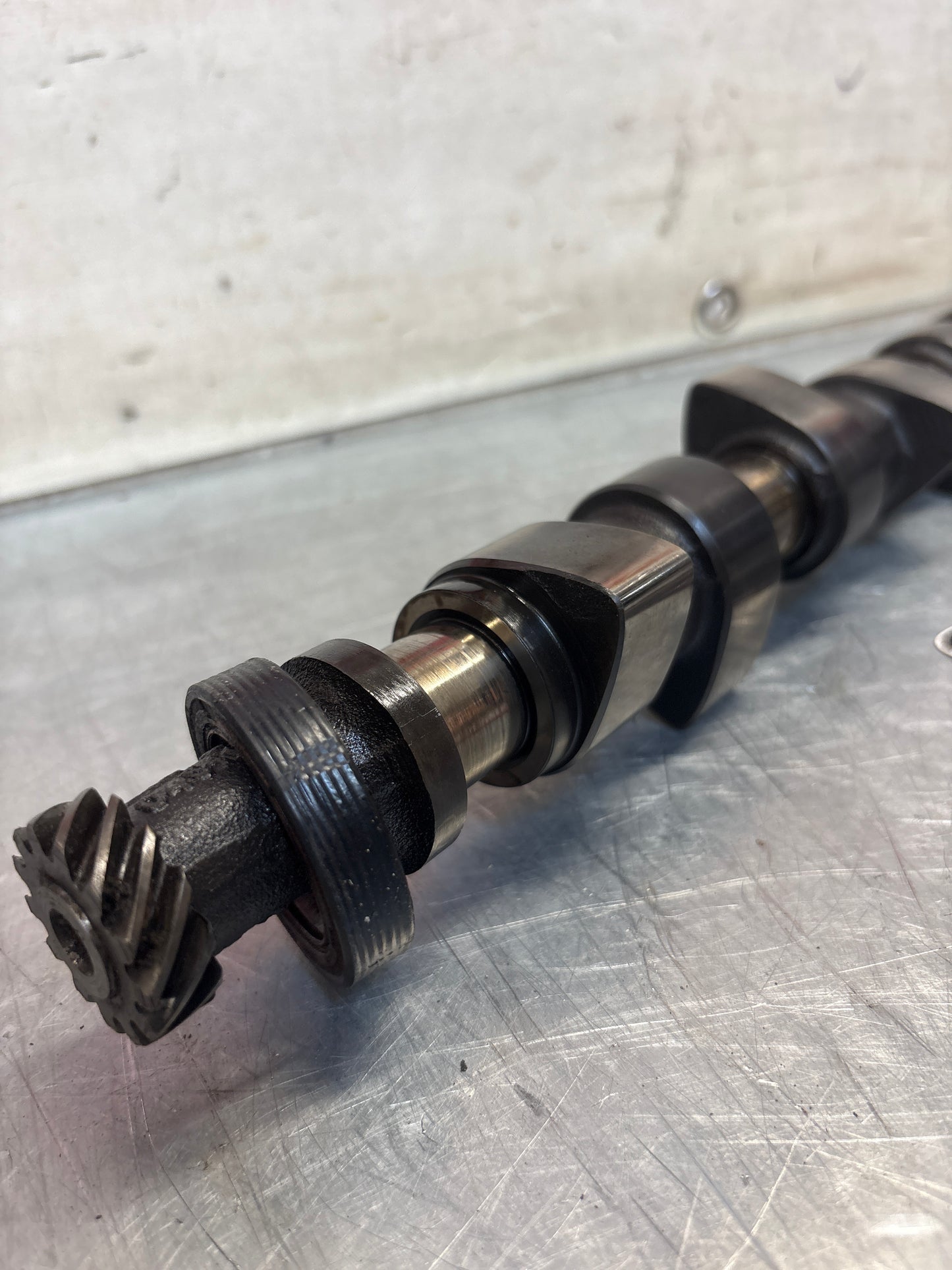 Porsche 924 / 924 Turbo camshaft 046109021 used