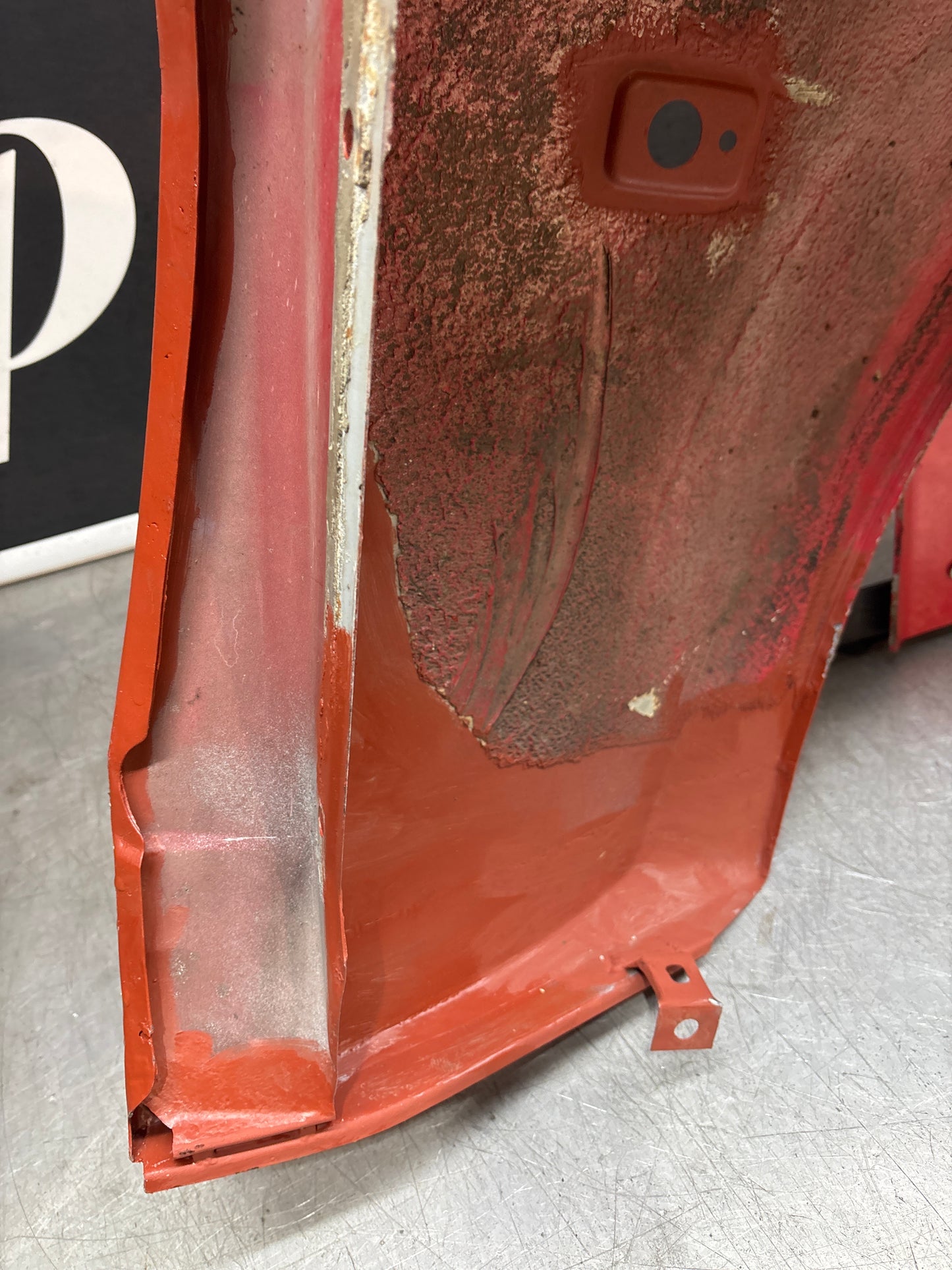 Porsche 944 early left front wing, used 93150302103 no rust, with aerial hole