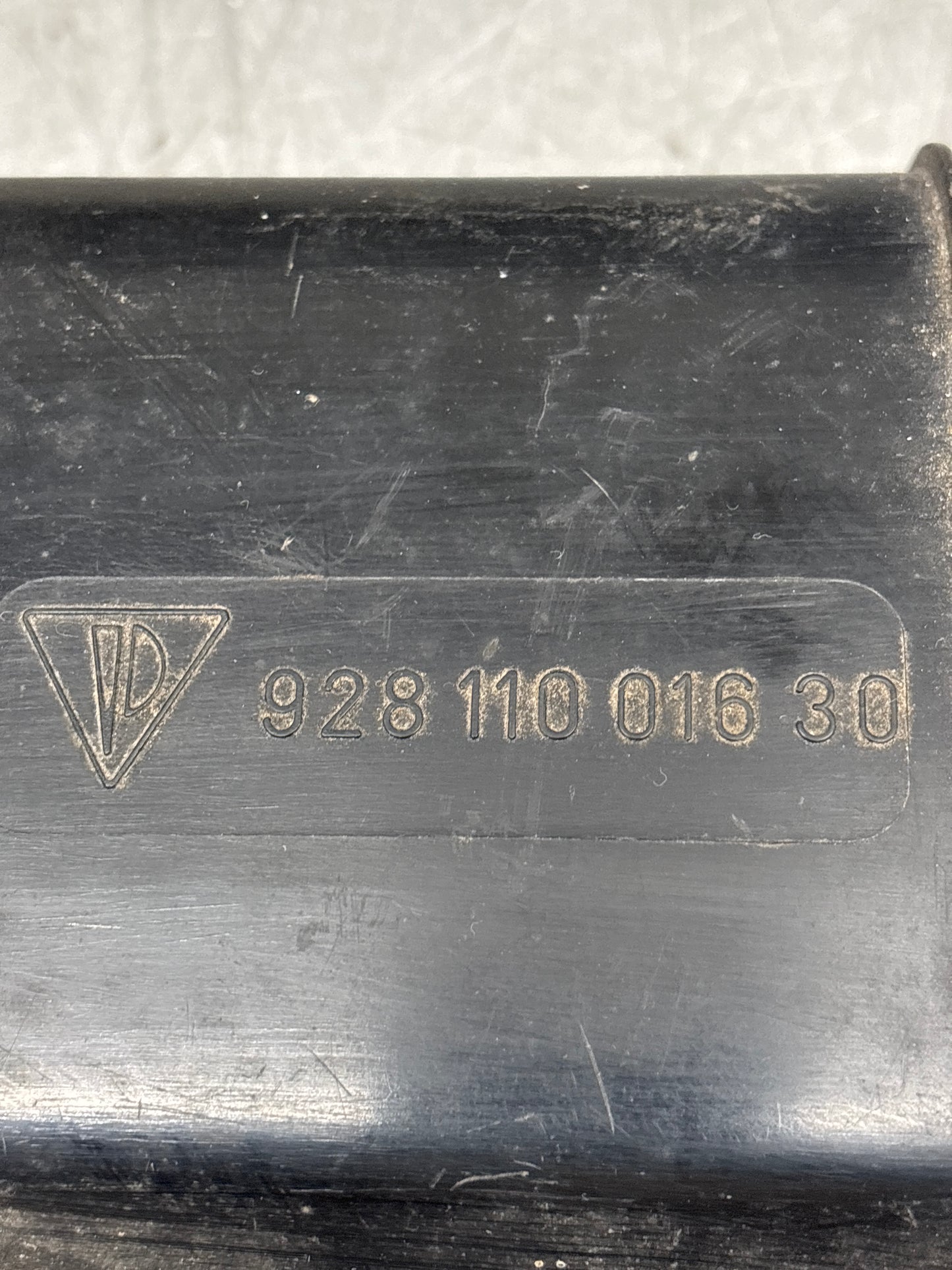 Porsche 928 Air Filter Box top part 92811001630, used