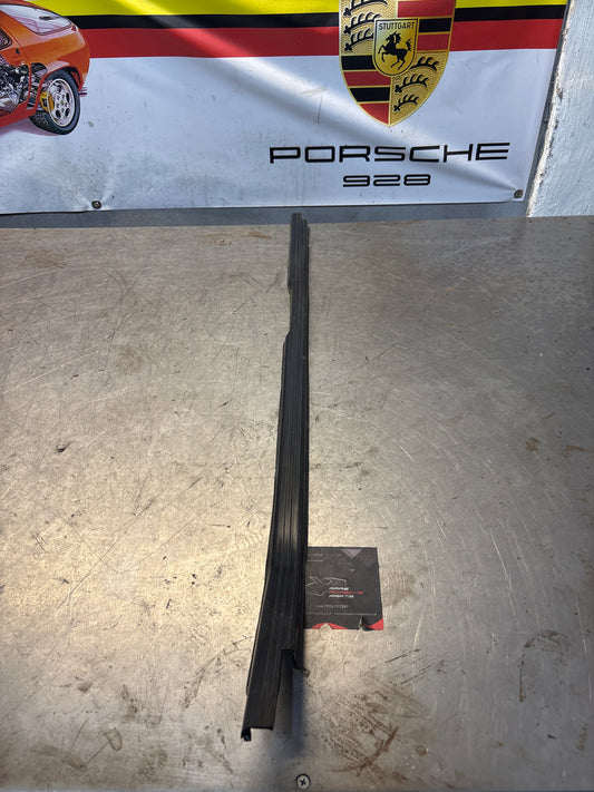 Porsche 944 85.5- right sill trim, used 94455112200