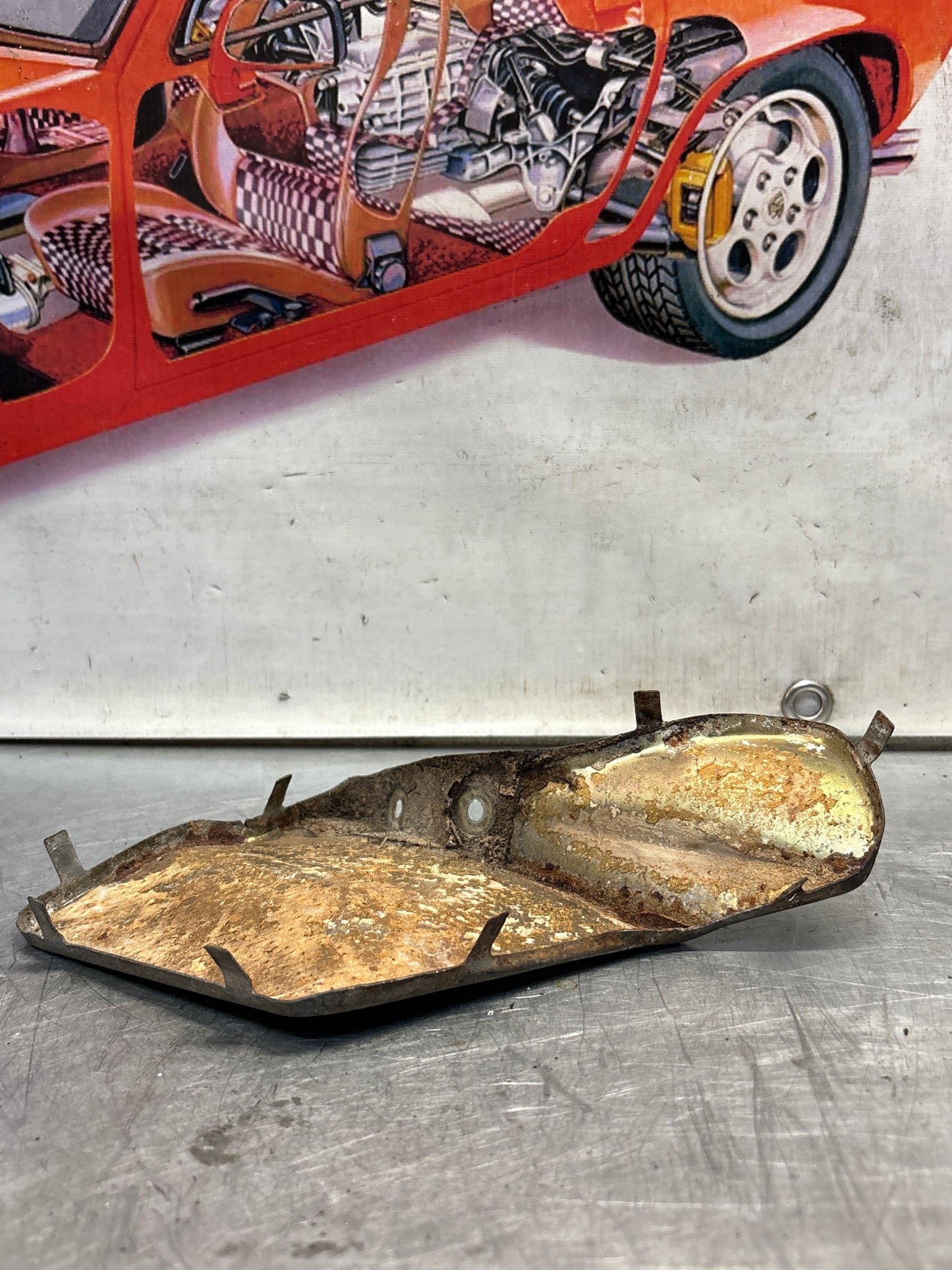 Porsche 928 mount cover heat shield plate right side, used 92837506801