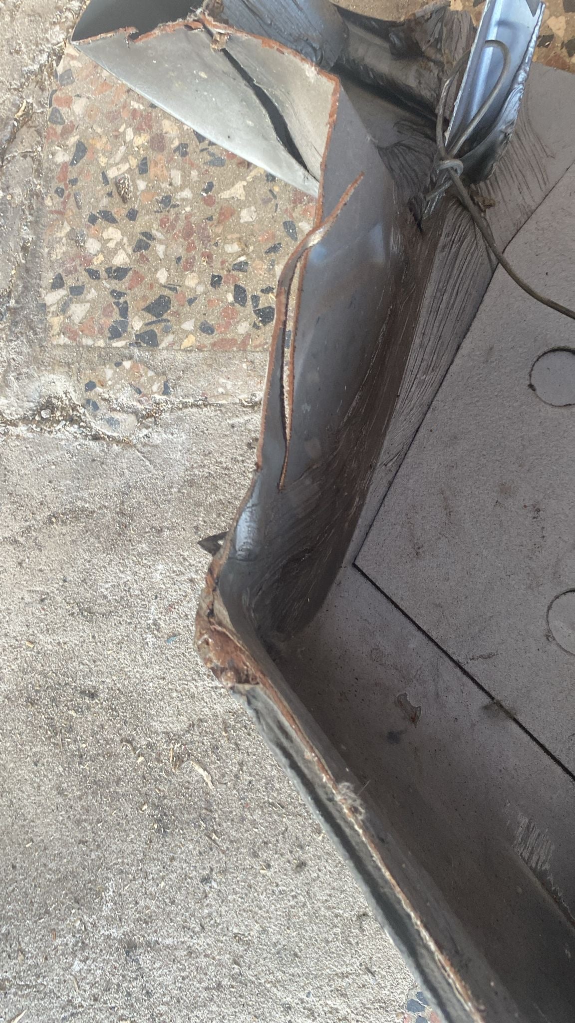 Porsche 944 left side cut, rear fender 94450390303,