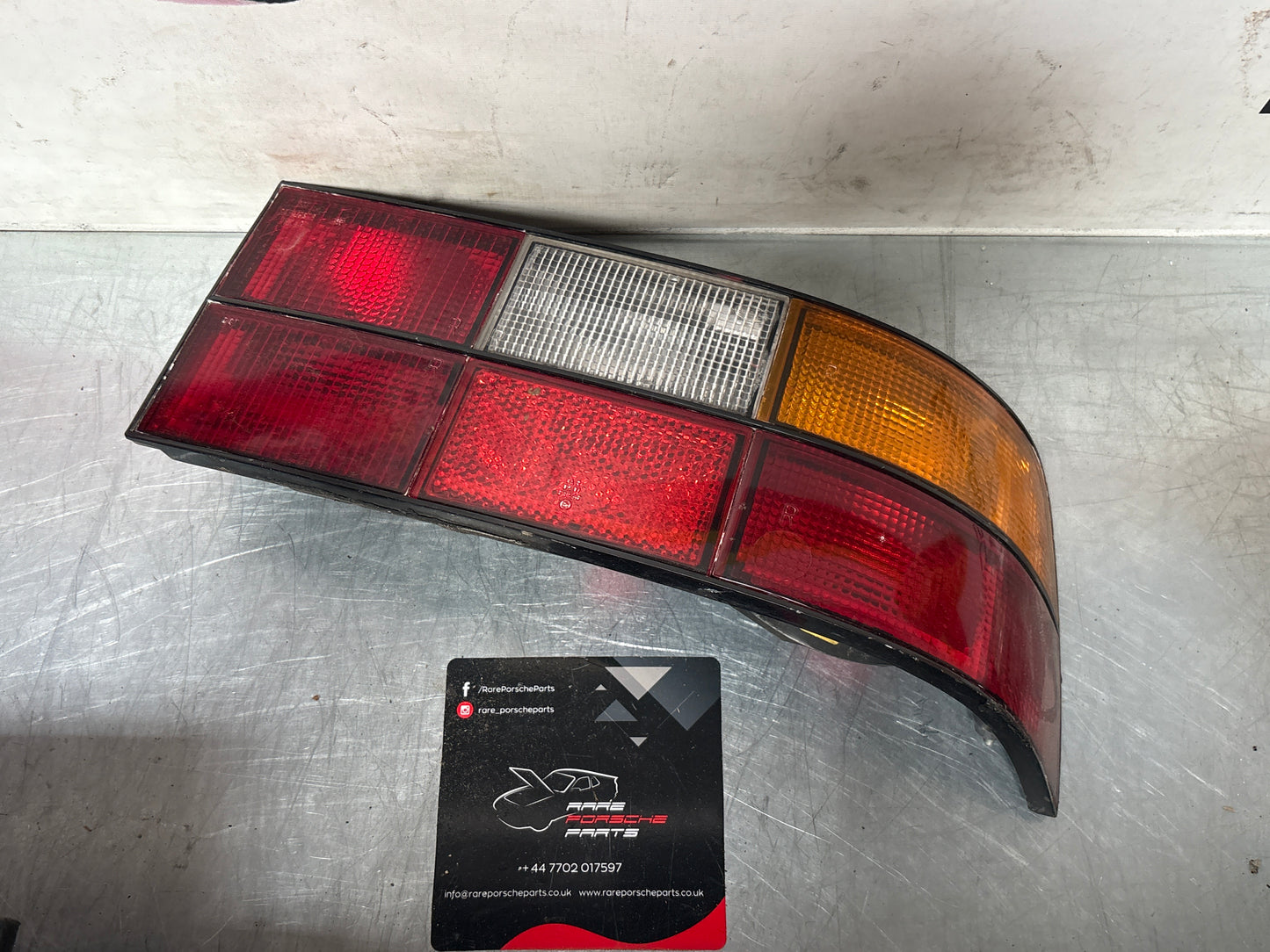 Porsche 944 right rear tail light 477945214 used