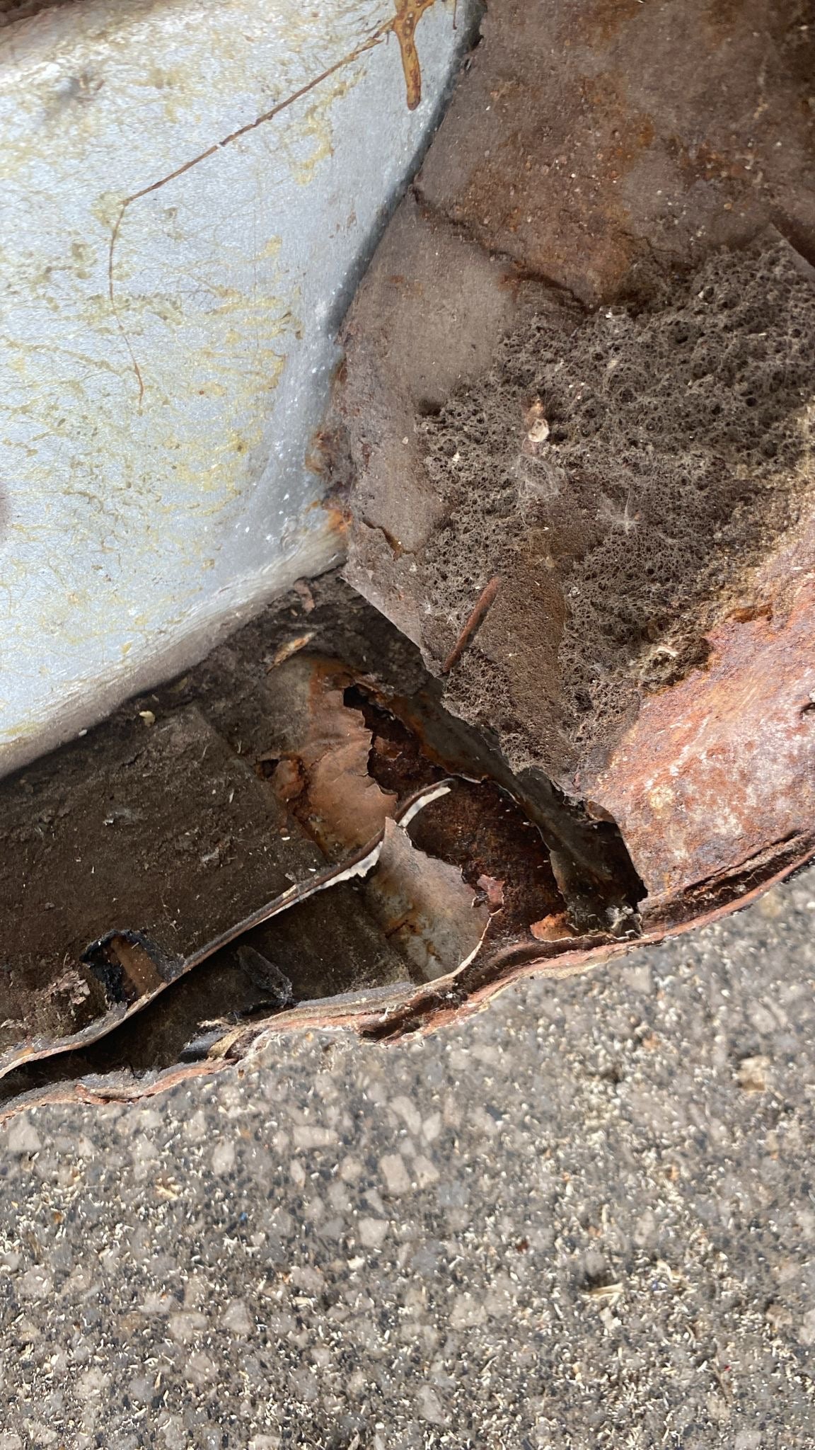 LPorsche 924 76-79 left sill / fender section, 477809601B cut