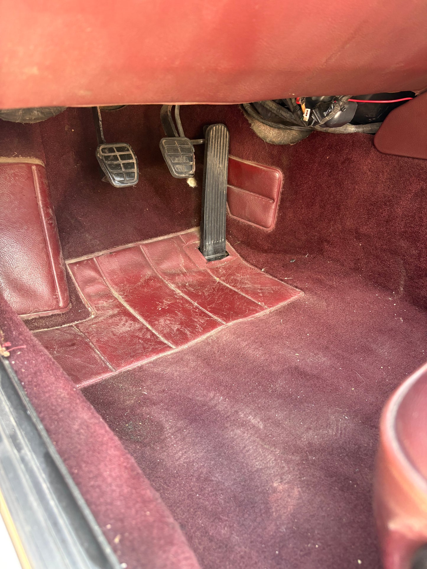Porsche 944 Turbo/S2 complete Burgundy Interior with Recaro Sport seats, LHD