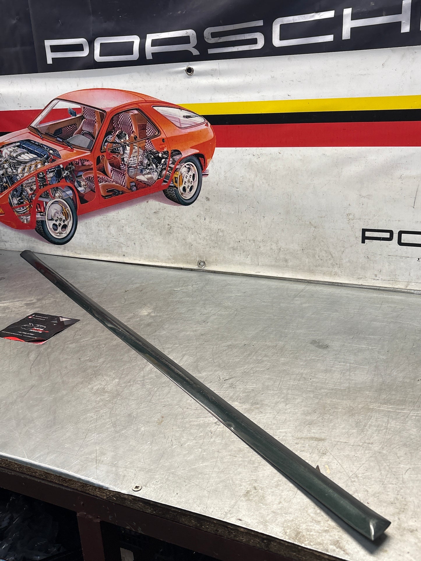 Porsche 928 Door Bump Strip right Side, for spares or repair 92855903403