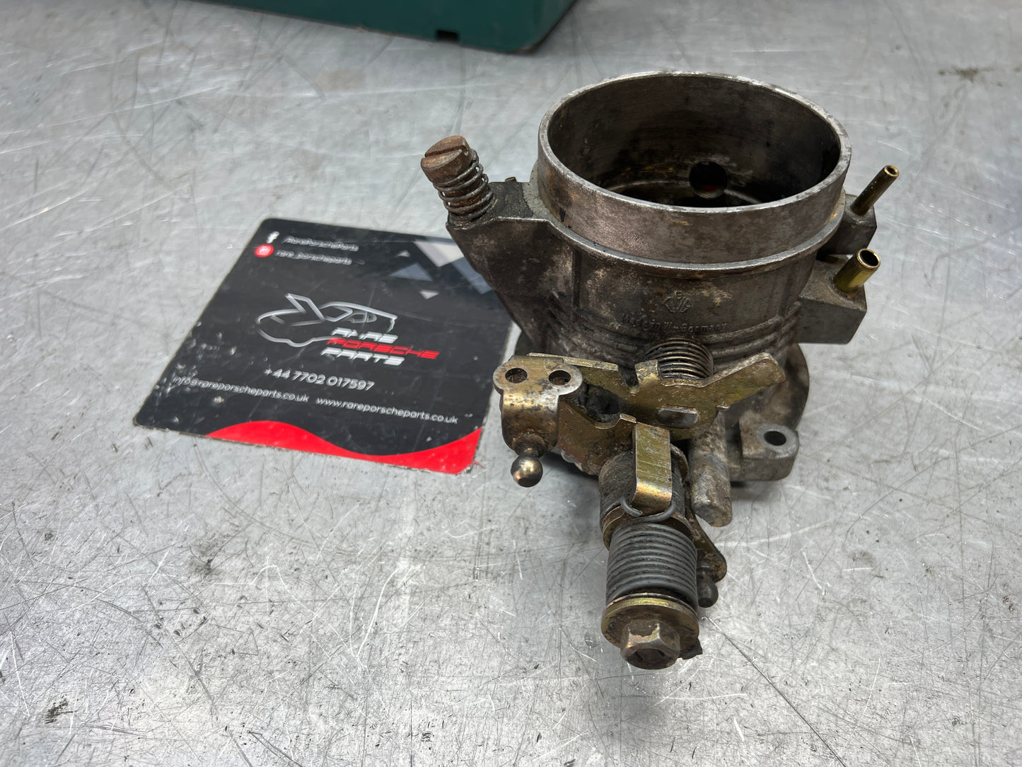 Porsche 928 4.5 Throttle Body Butterfly Valve, 92811009008 used