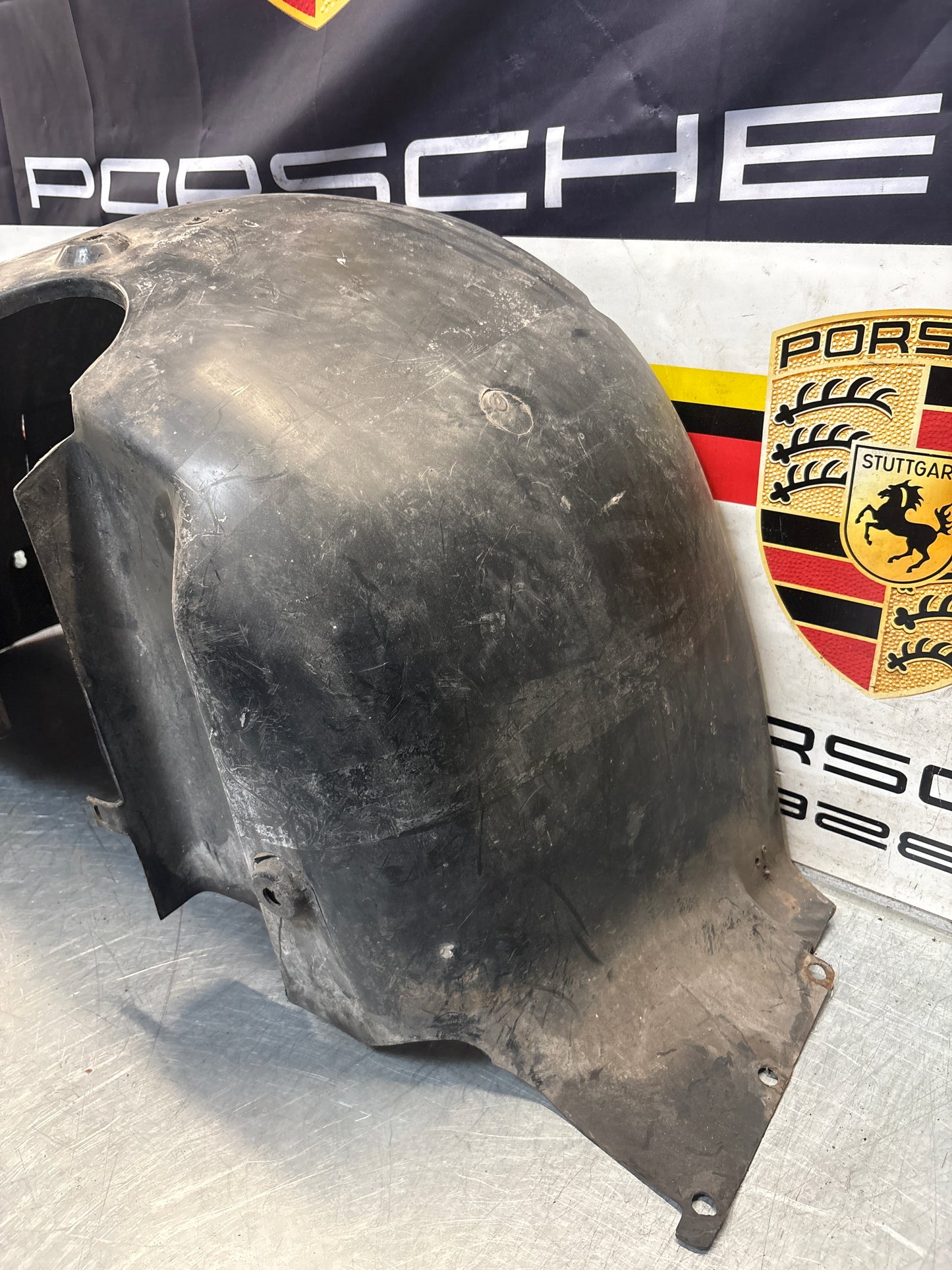 Porsche 944 from 85.5 arch liner Right, 94450438201, used