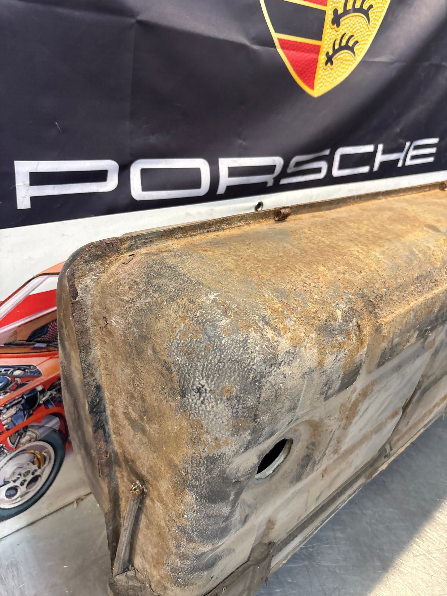 Porsche 924 Metal Fuel tank for early cars with bayonet type fuel level sender 477201021F