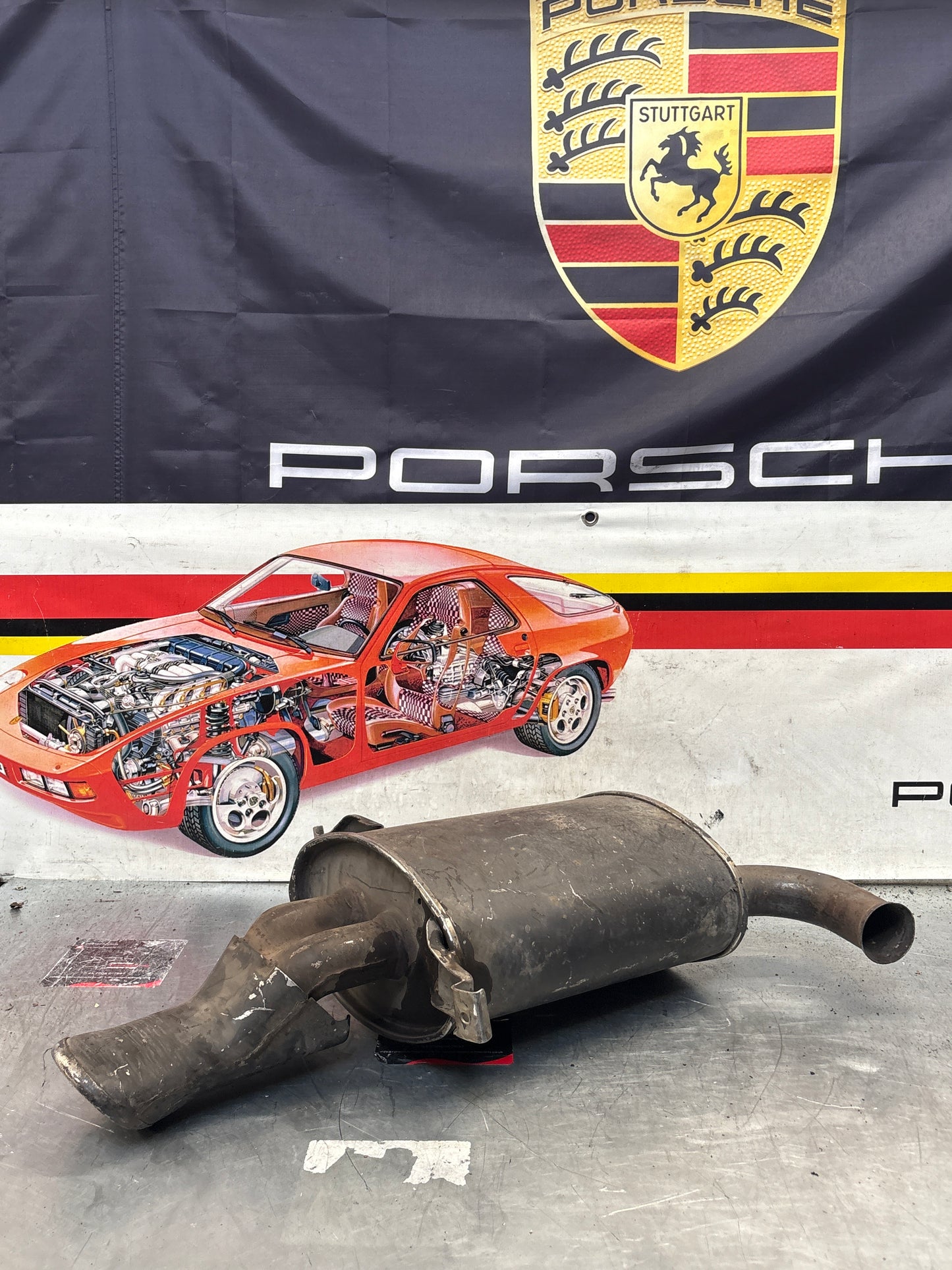 Porsche 928 rear exhaust box, used 92811109701