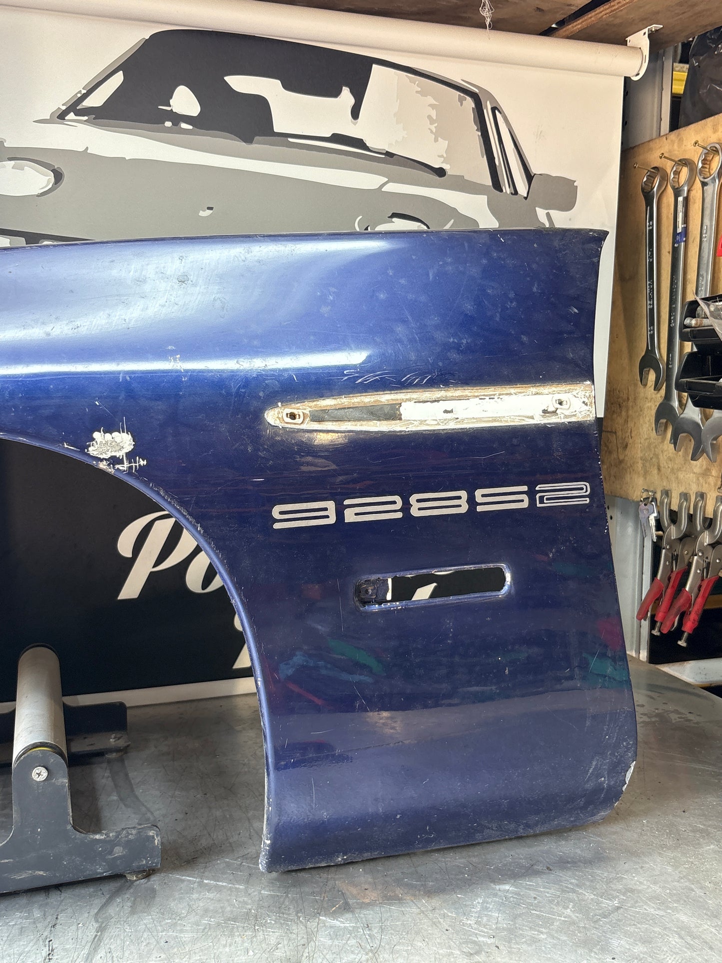 Porsche 928 -87 front left wing, 92850301103 used