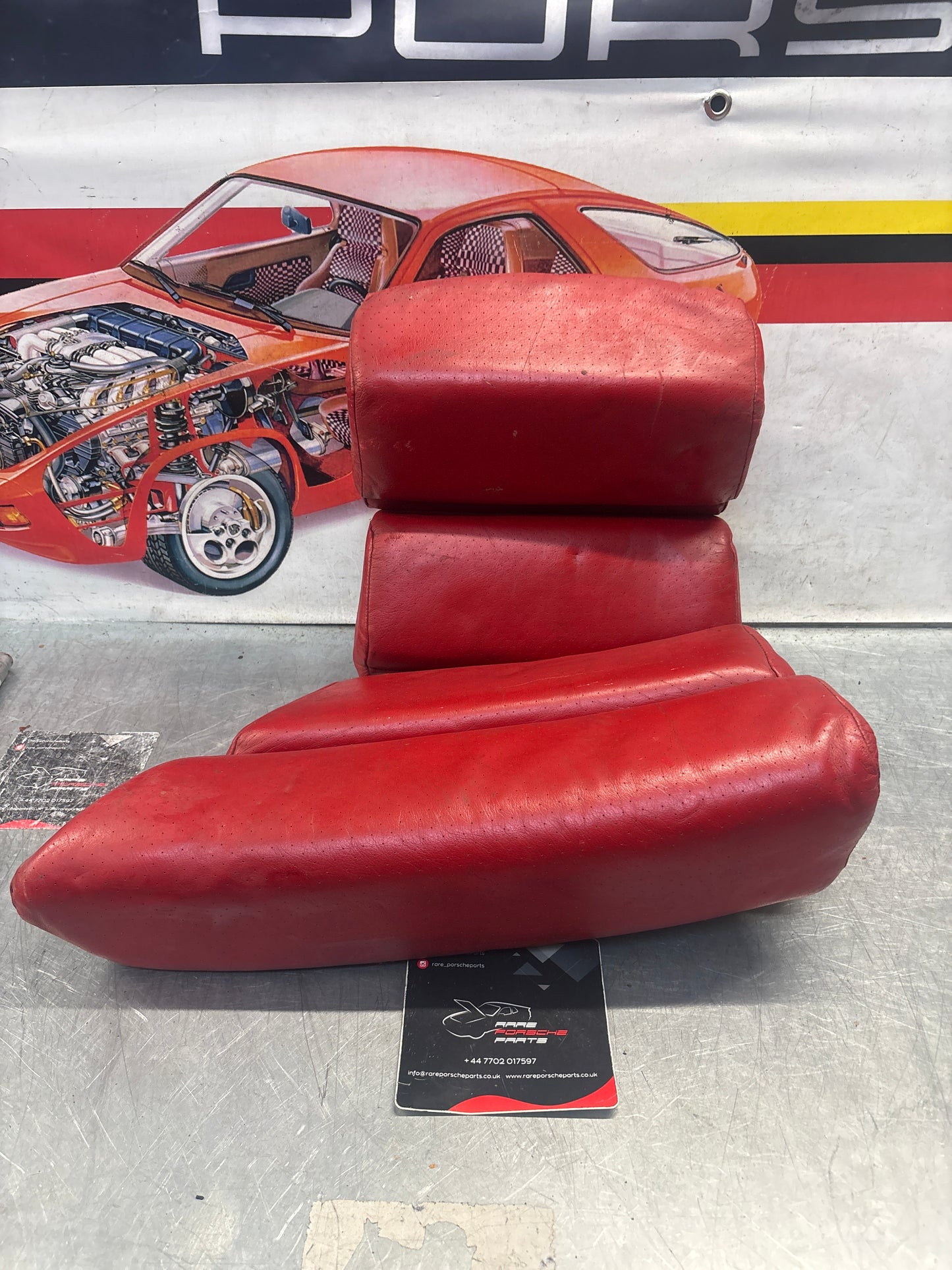 Porsche 928 rear right seat and center + upper cushion, used, can-can red 92852206051 / 92852208851 / 92852204650