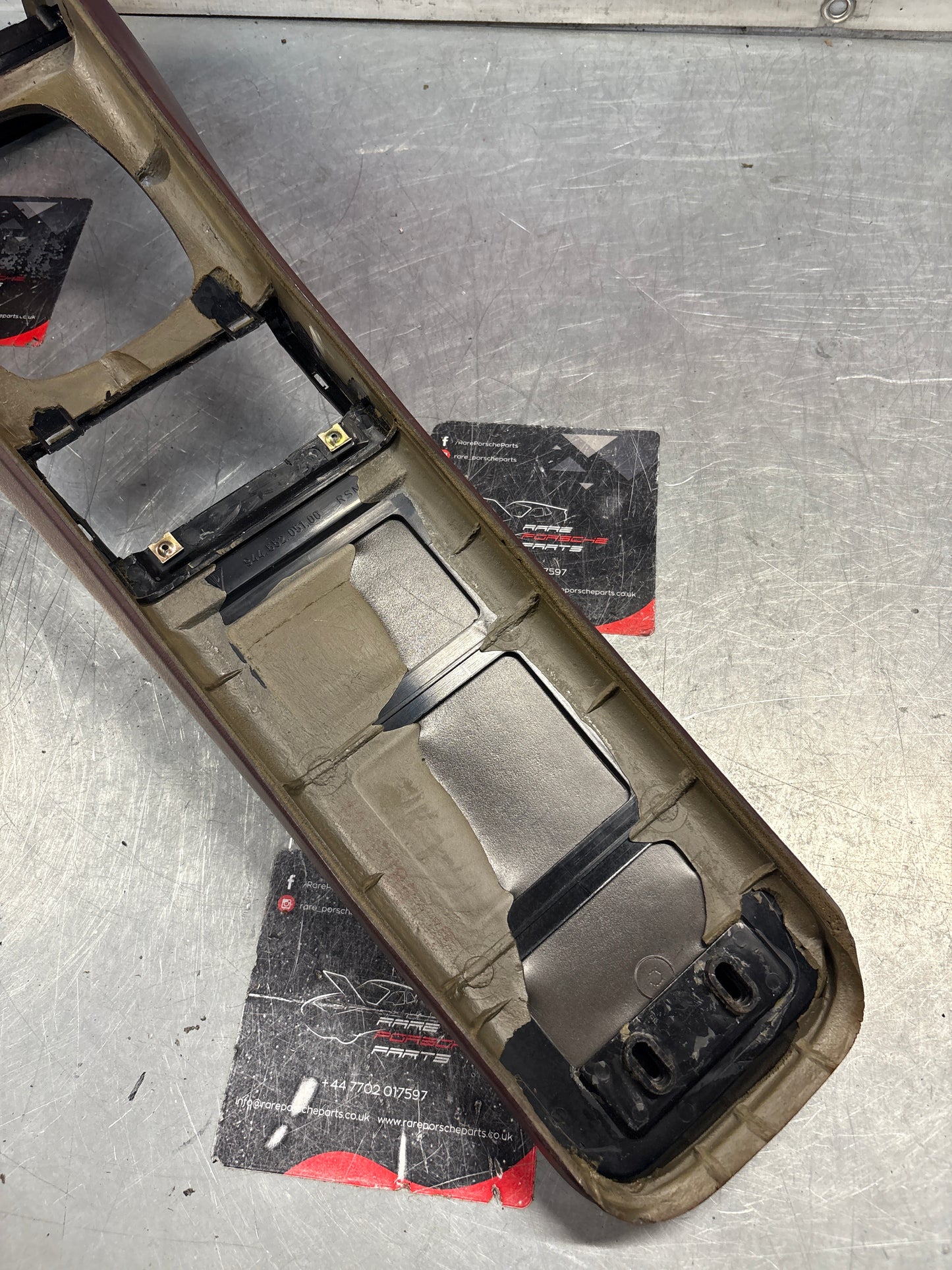 Porsche 944 centre console burgundy, 94455205100 used