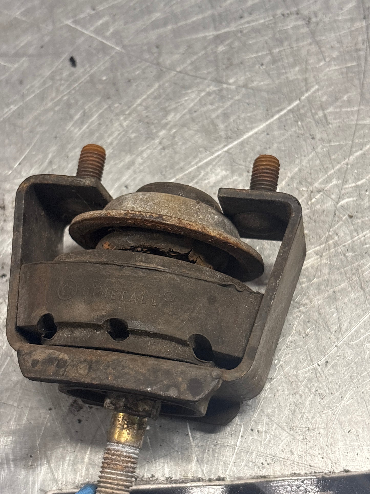 Porsche 924 engine mount. spring type. 2.0 models 477199303 used