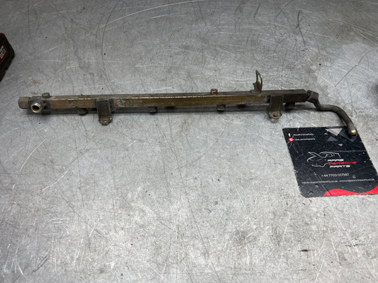 Porsche 928 S4 fuel rail right, used 92811008017
