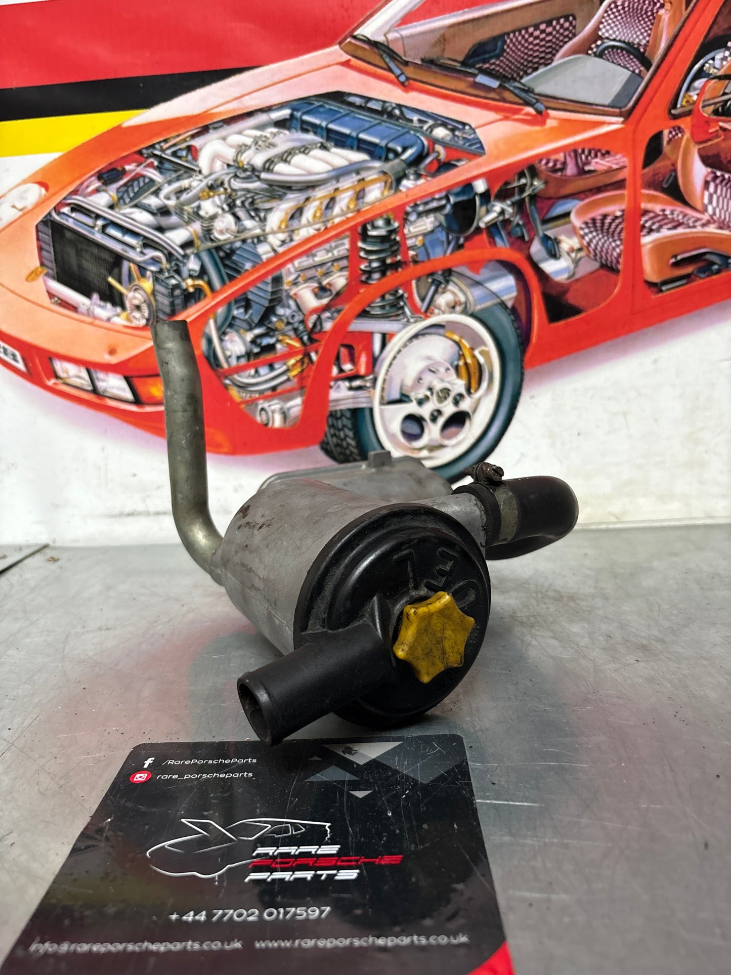 Porsche 928 oil filter housing, used 9281077091R