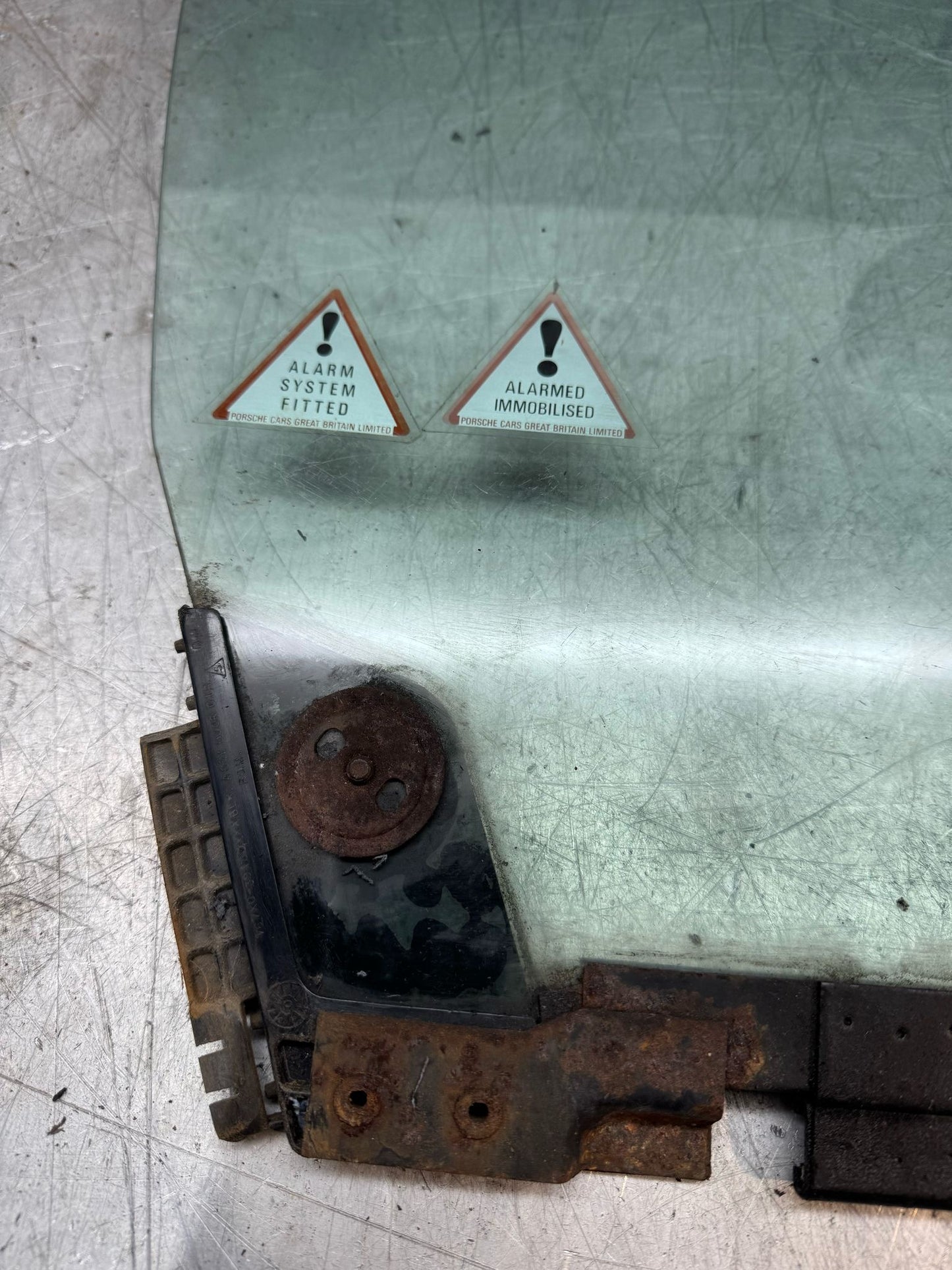 Porsche 944 S2 Cabriolet/ Convertible front door glass right side 94154290410 used