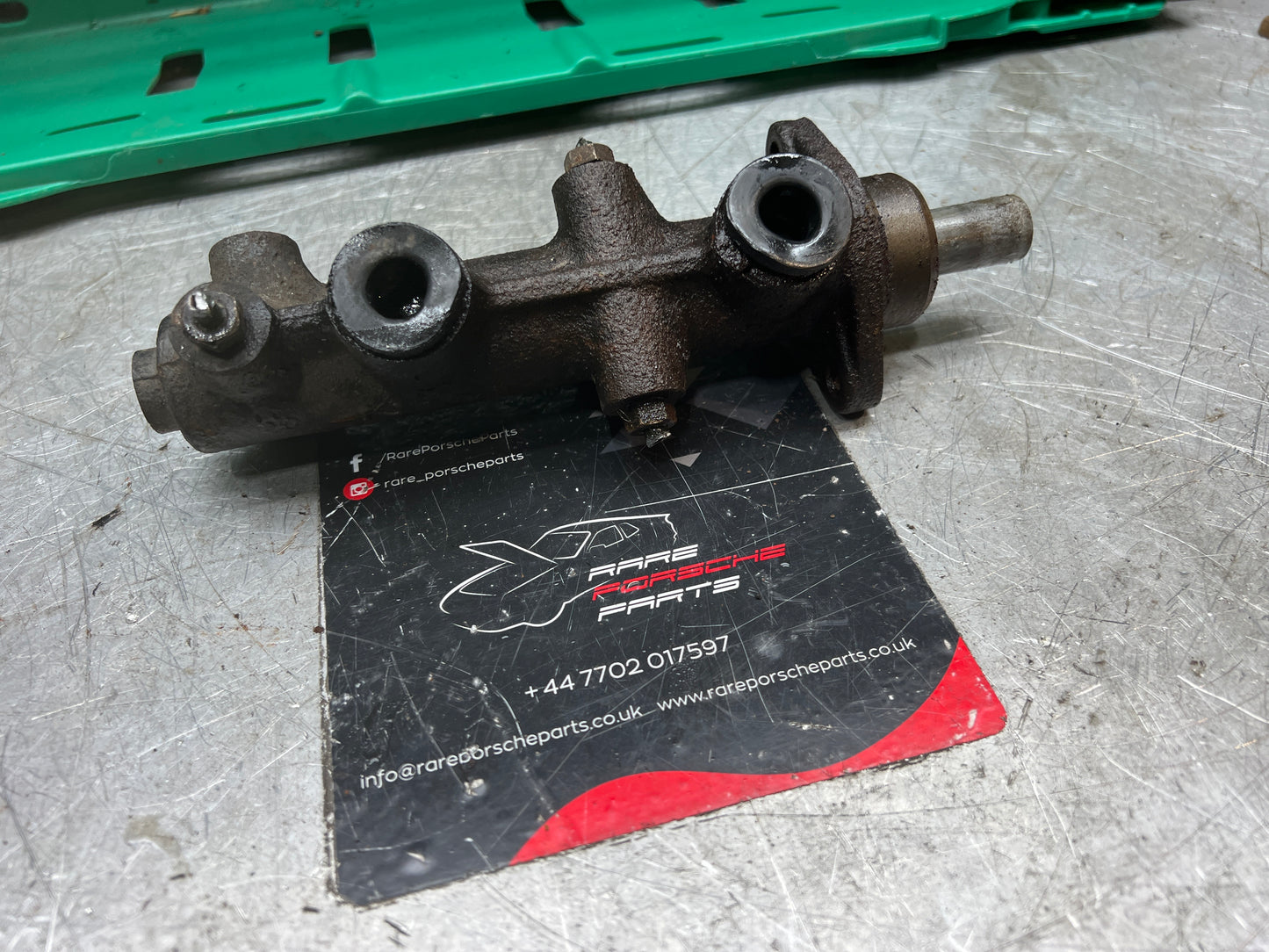 Porsche 924 brake master cylinder 477611017A used