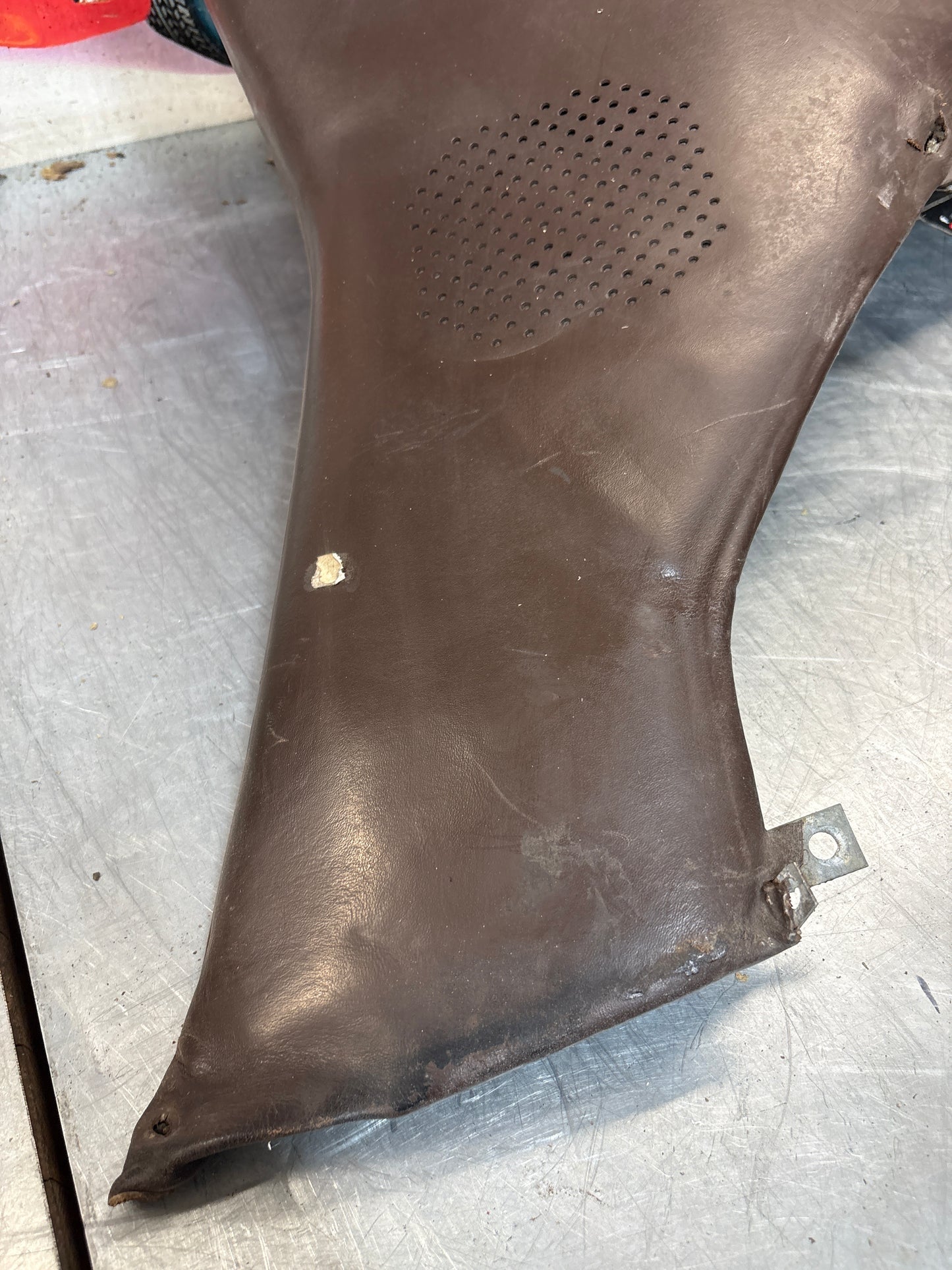 Porsche 928 early right side lower side trim panel, without loudspeaker, brown used 92855502202