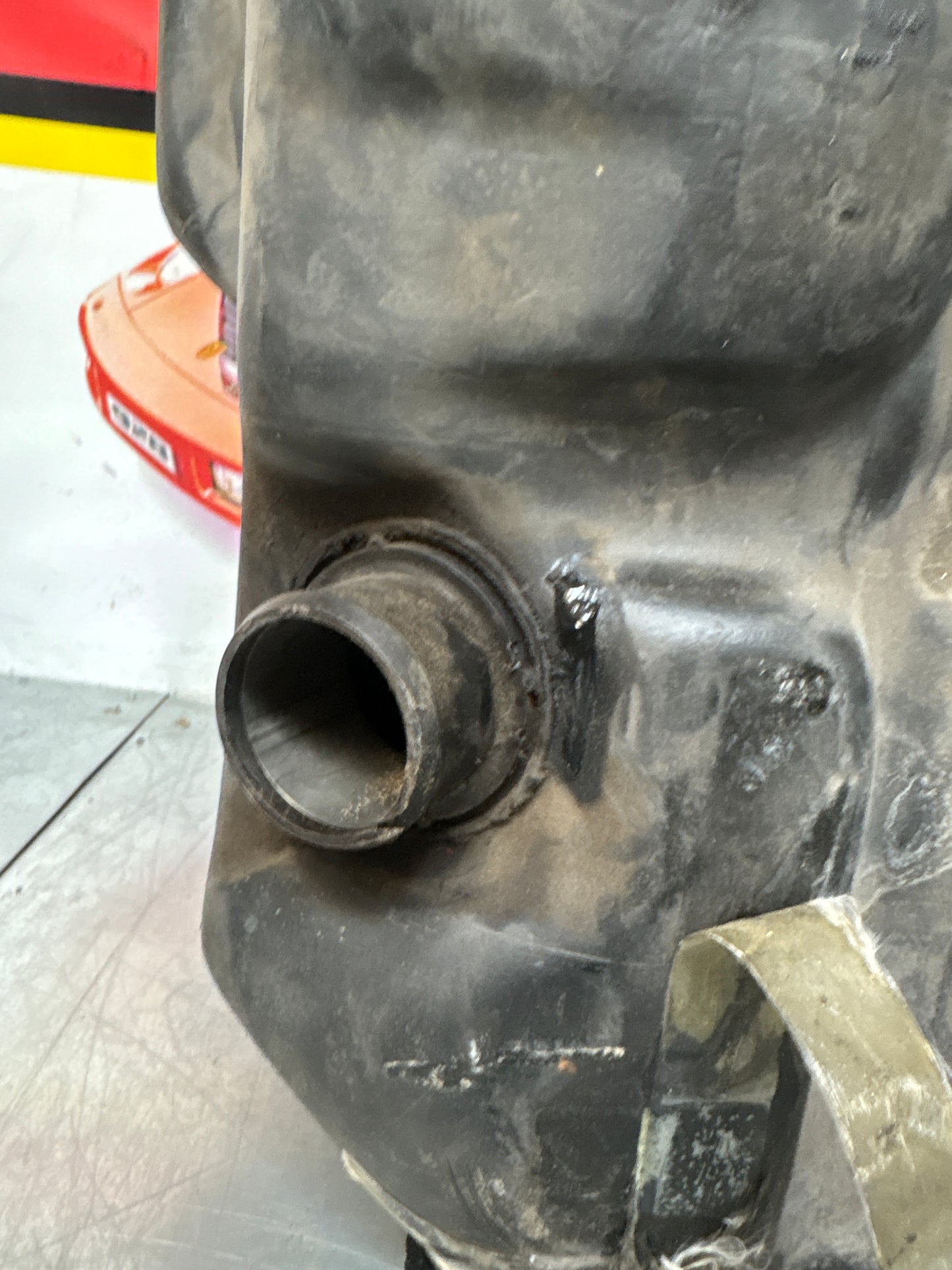 Porsche 944 plastic fuel tank, 95120102103, study photos