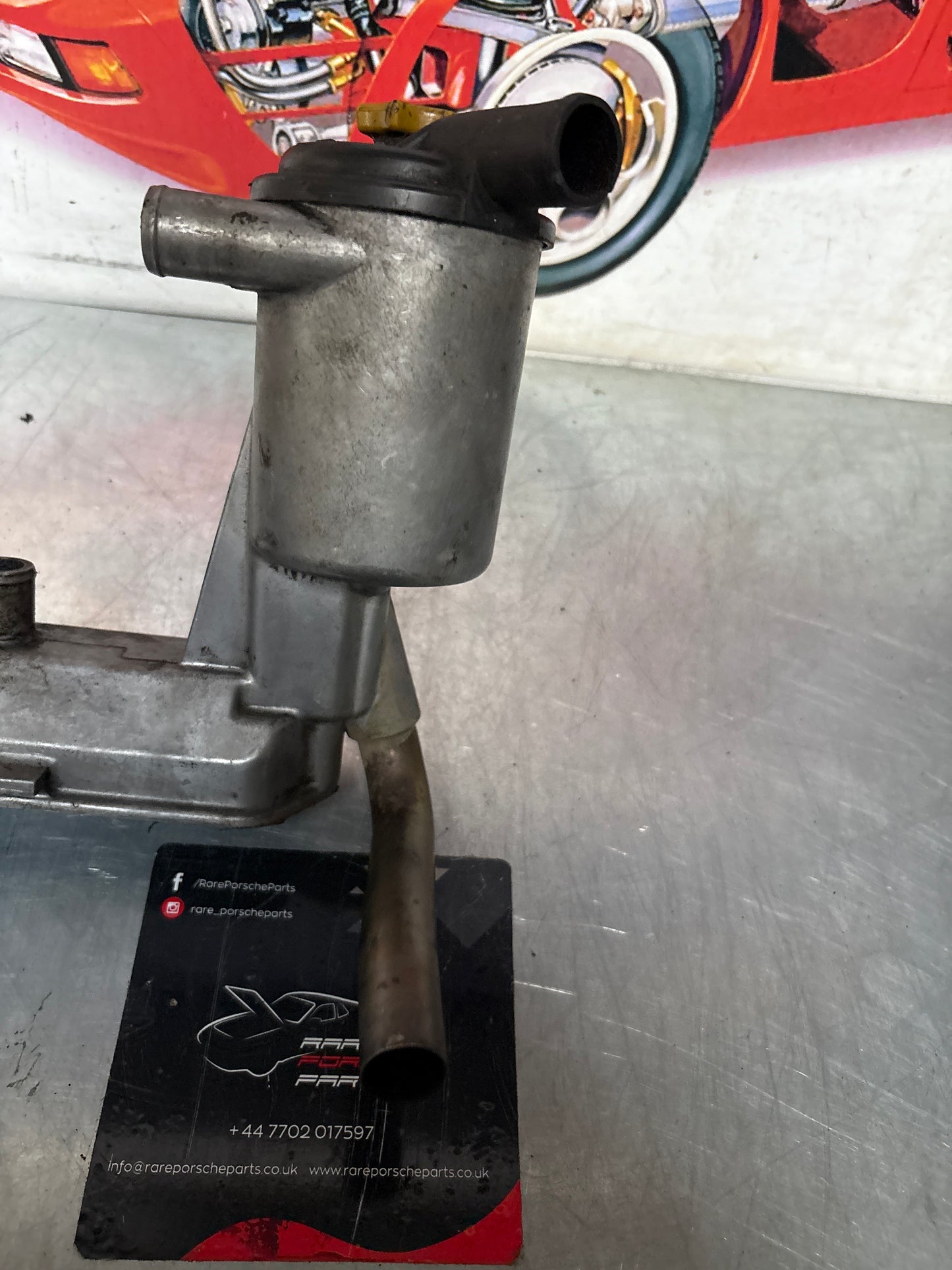 Porsche 928 oil filter housing, used 9281077091R