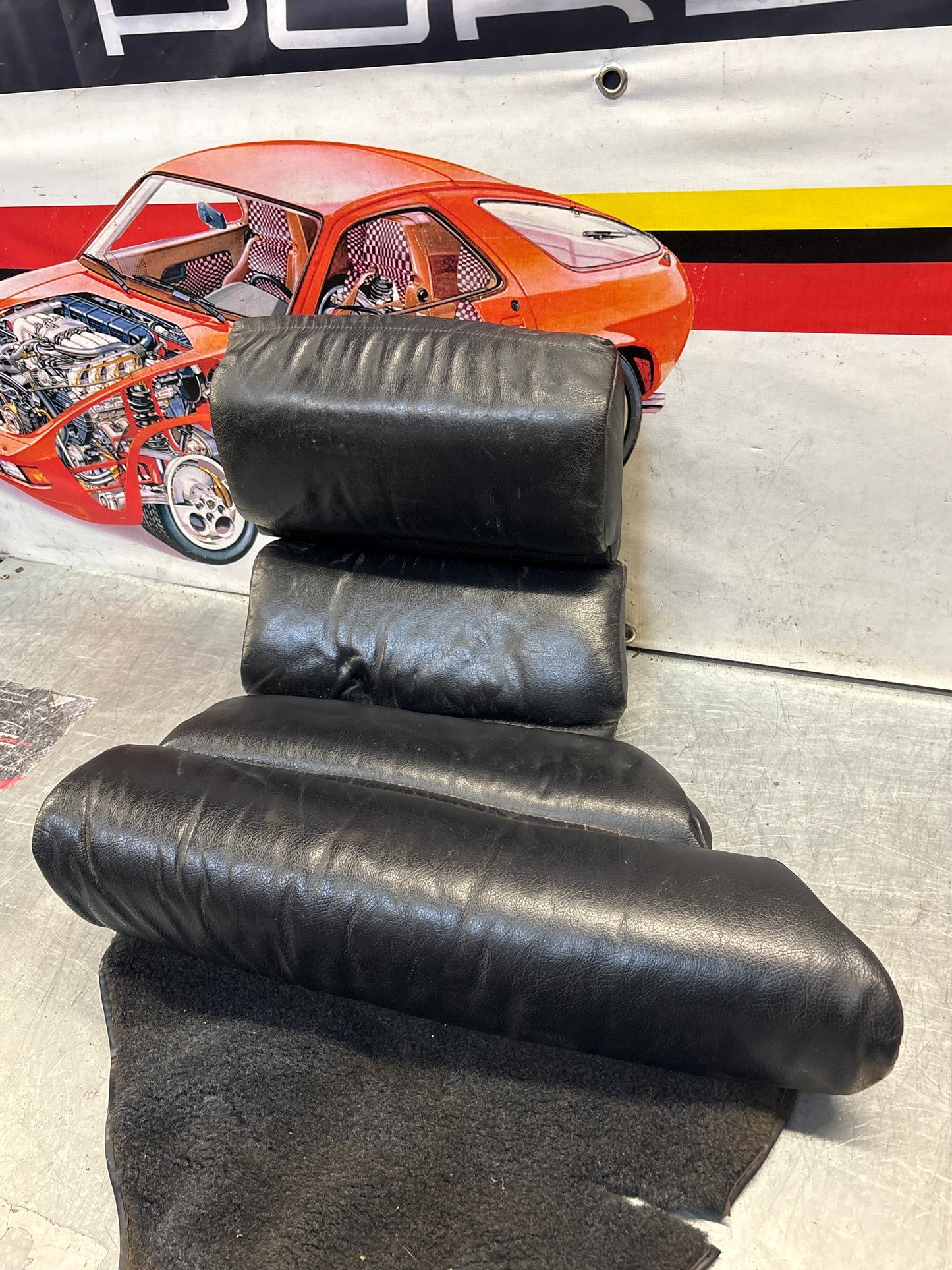 Porsche 928 rear left seat and center + upper cushion, used, black 92852205951 / 92852208751 / 92852204550