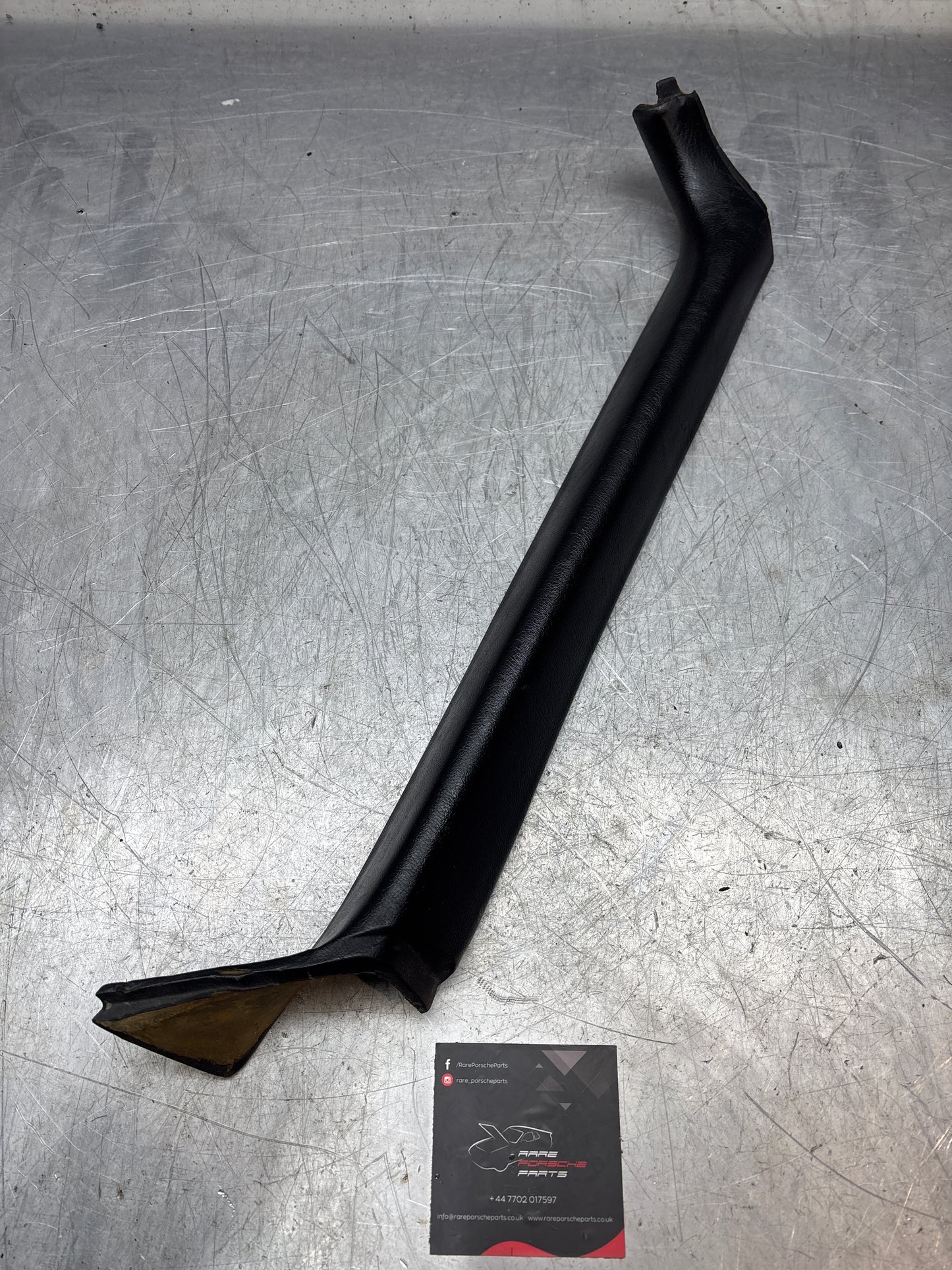 Porsche 928 A rivestimento montante 928555074 destro, nero, usato