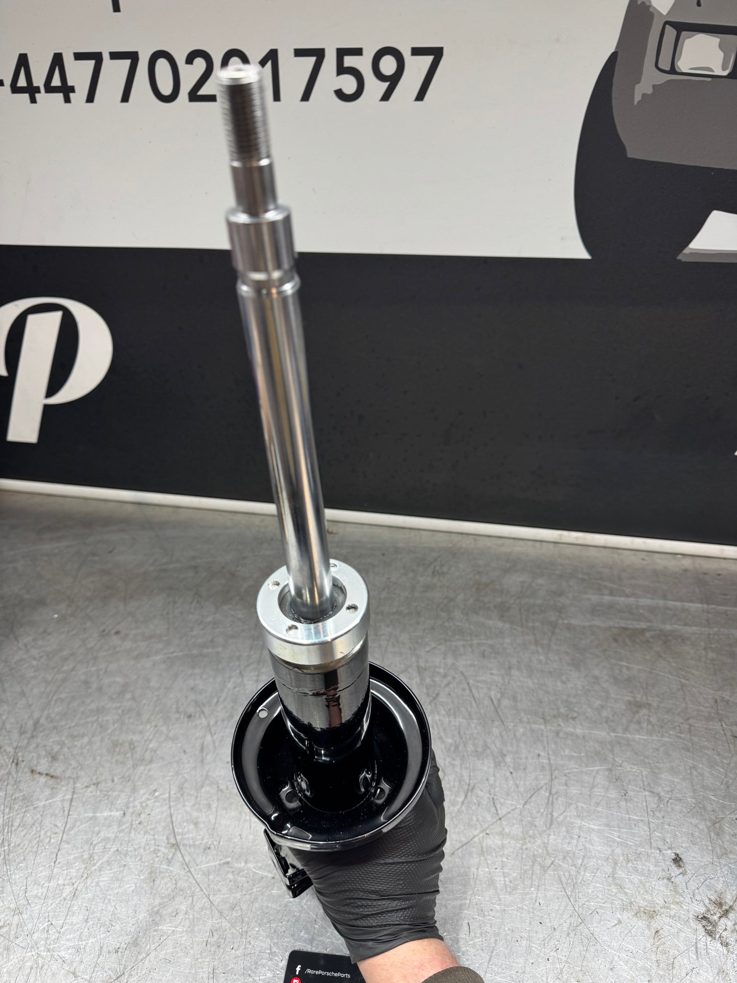 Porsche 944 Turbo (87-) Refurbished Front struts Pair. 95134303106 / 95134303206