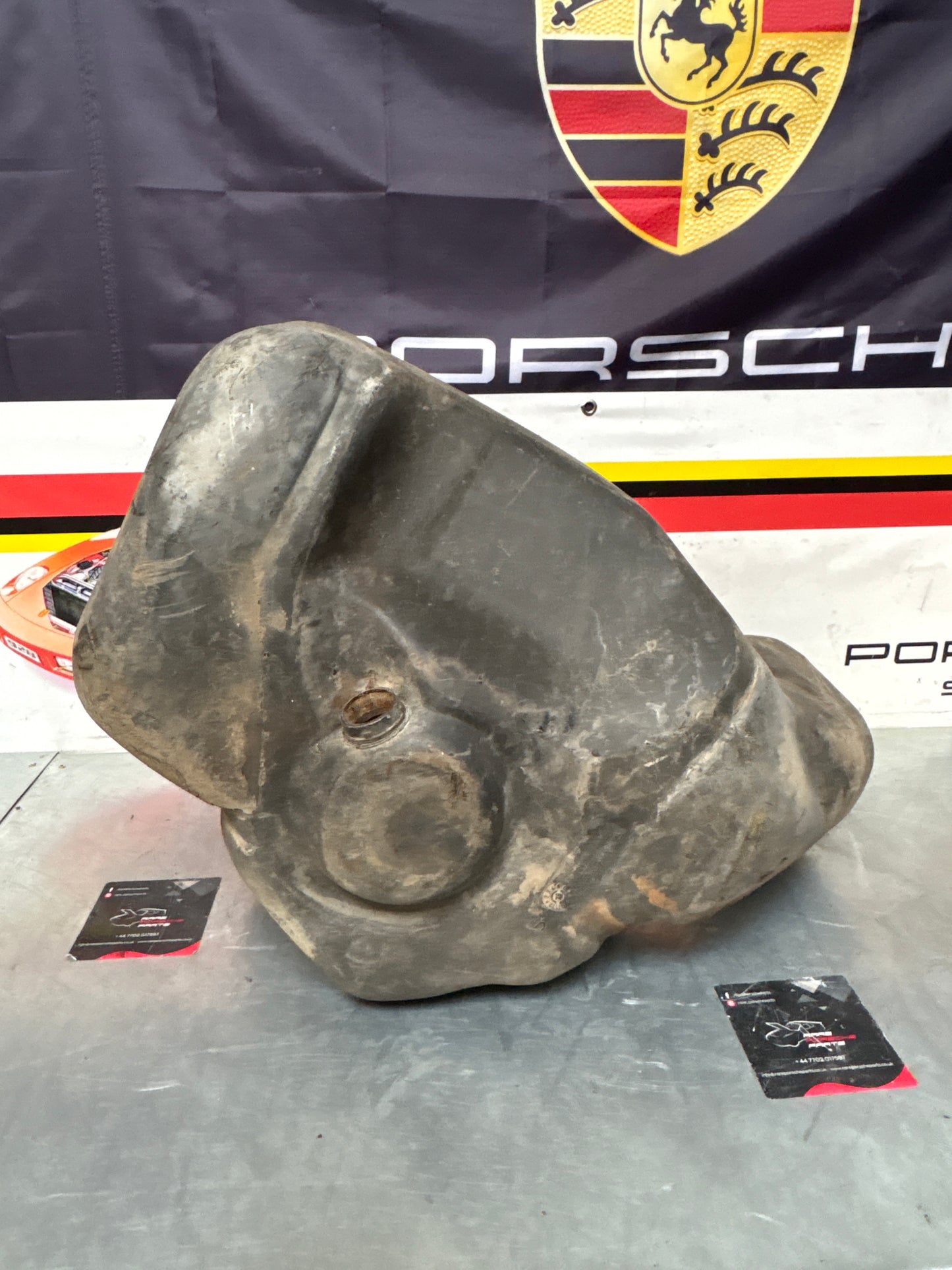 Porsche 928 fuel tank, used 92820100303/04