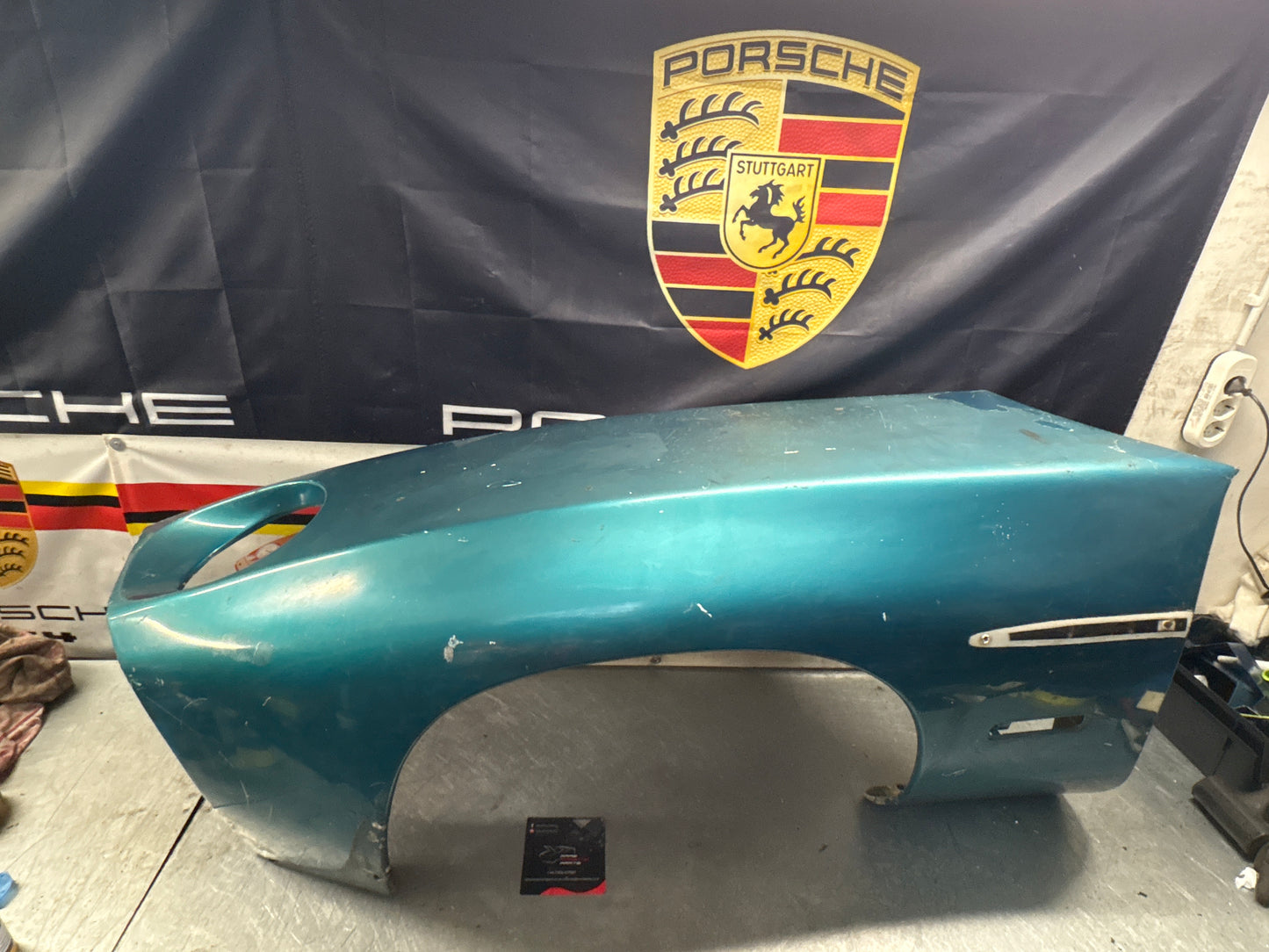 Porsche 928S front left wing, 92850301103 used