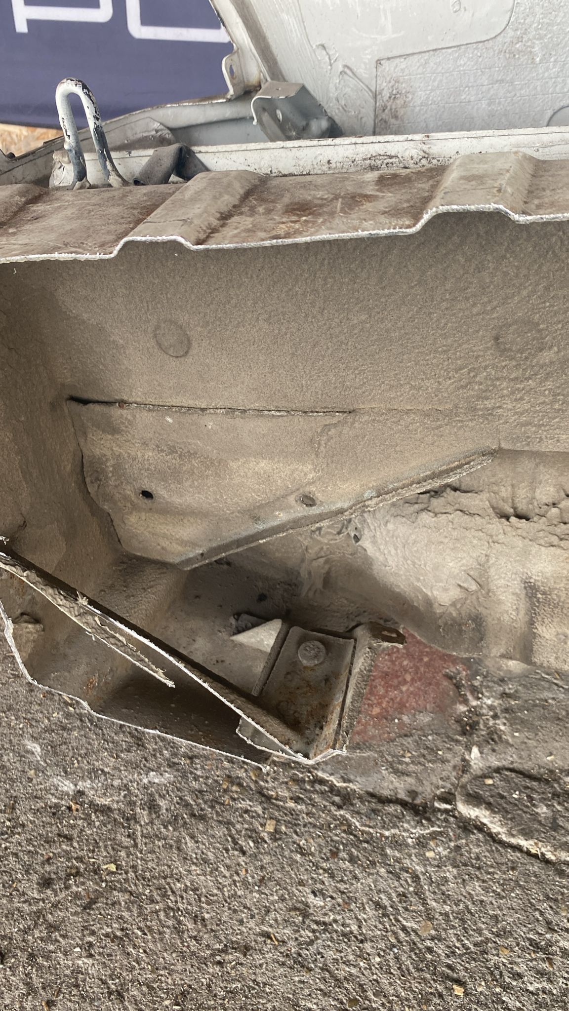 Porsche 944 left side cut, rear fender 94450390303,