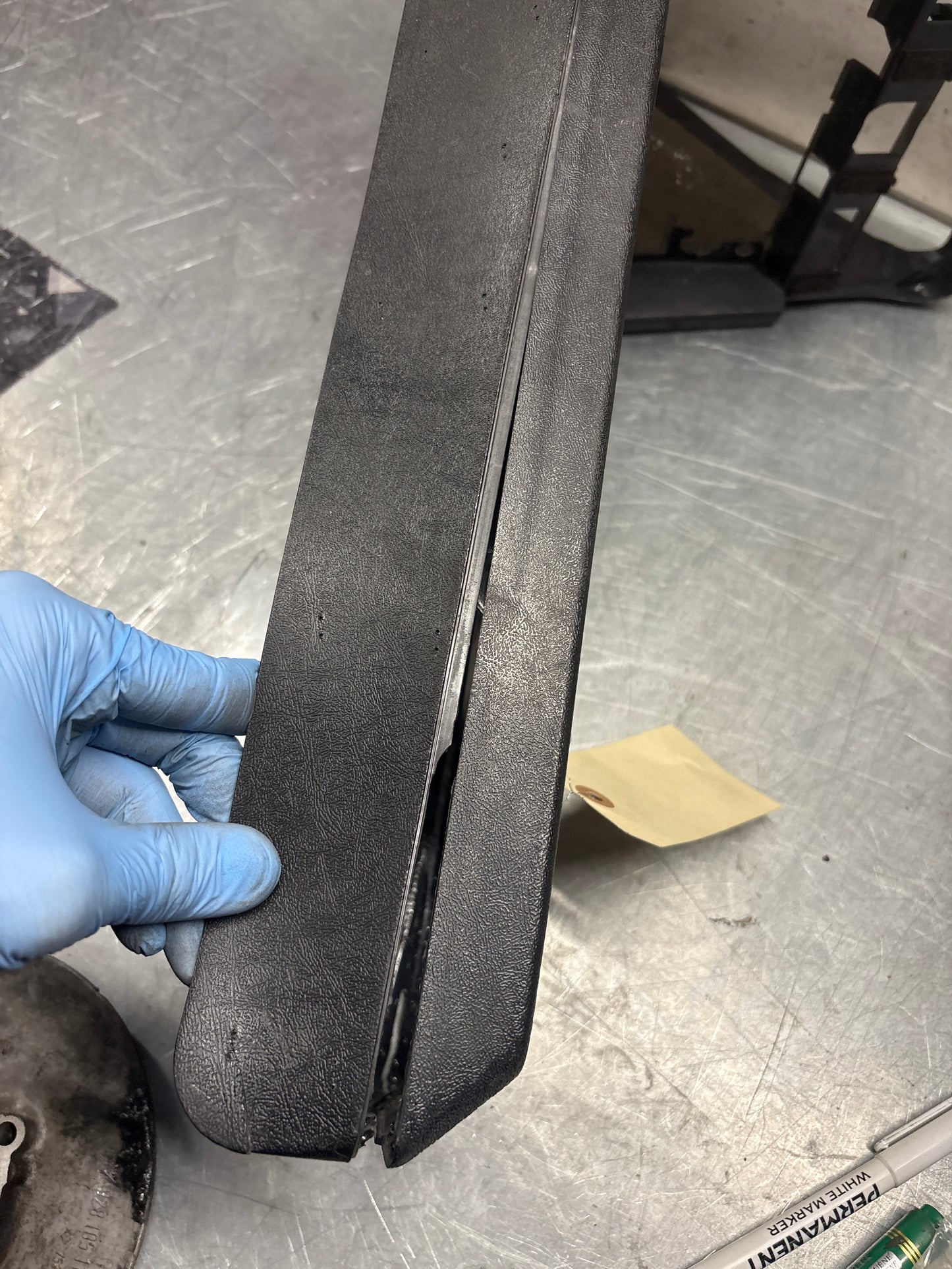 Porsche 924 centre console black, with one switch hole 477857951 used, without carpet