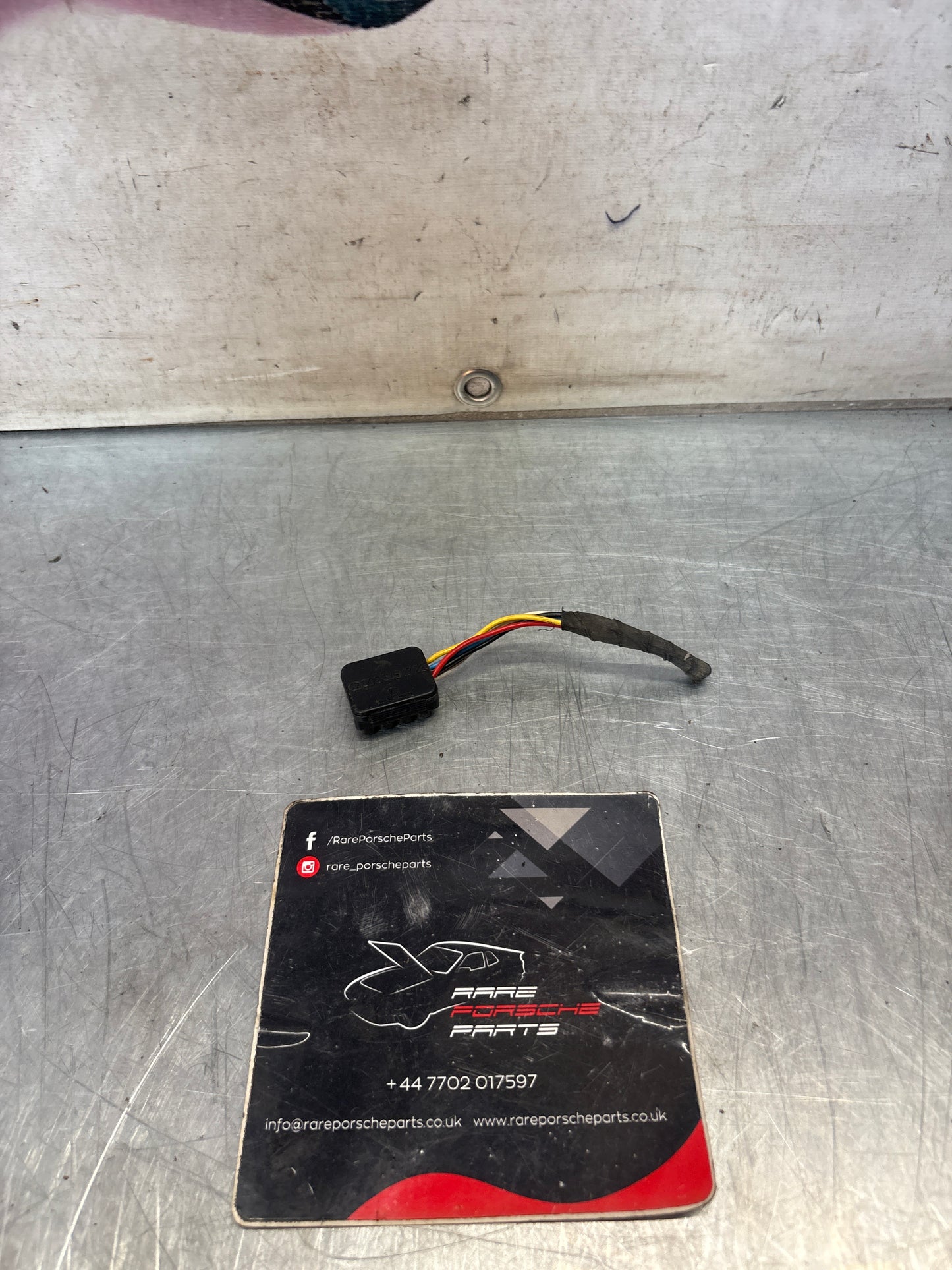 Porsche 944 Turbo / 928 / Mercedes-Benz seat belt relay pigtail, used 0095451728