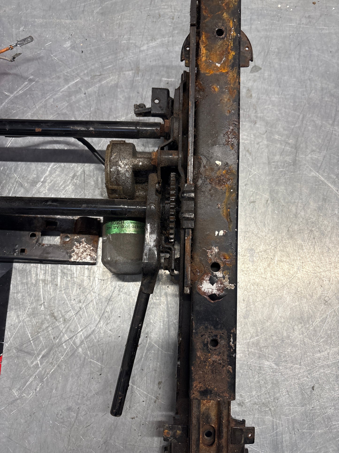 Porsche 928 electric seat rail seat frame, with motor, used 0130049007 / 0130049004 / 92852106102 / 92852106202