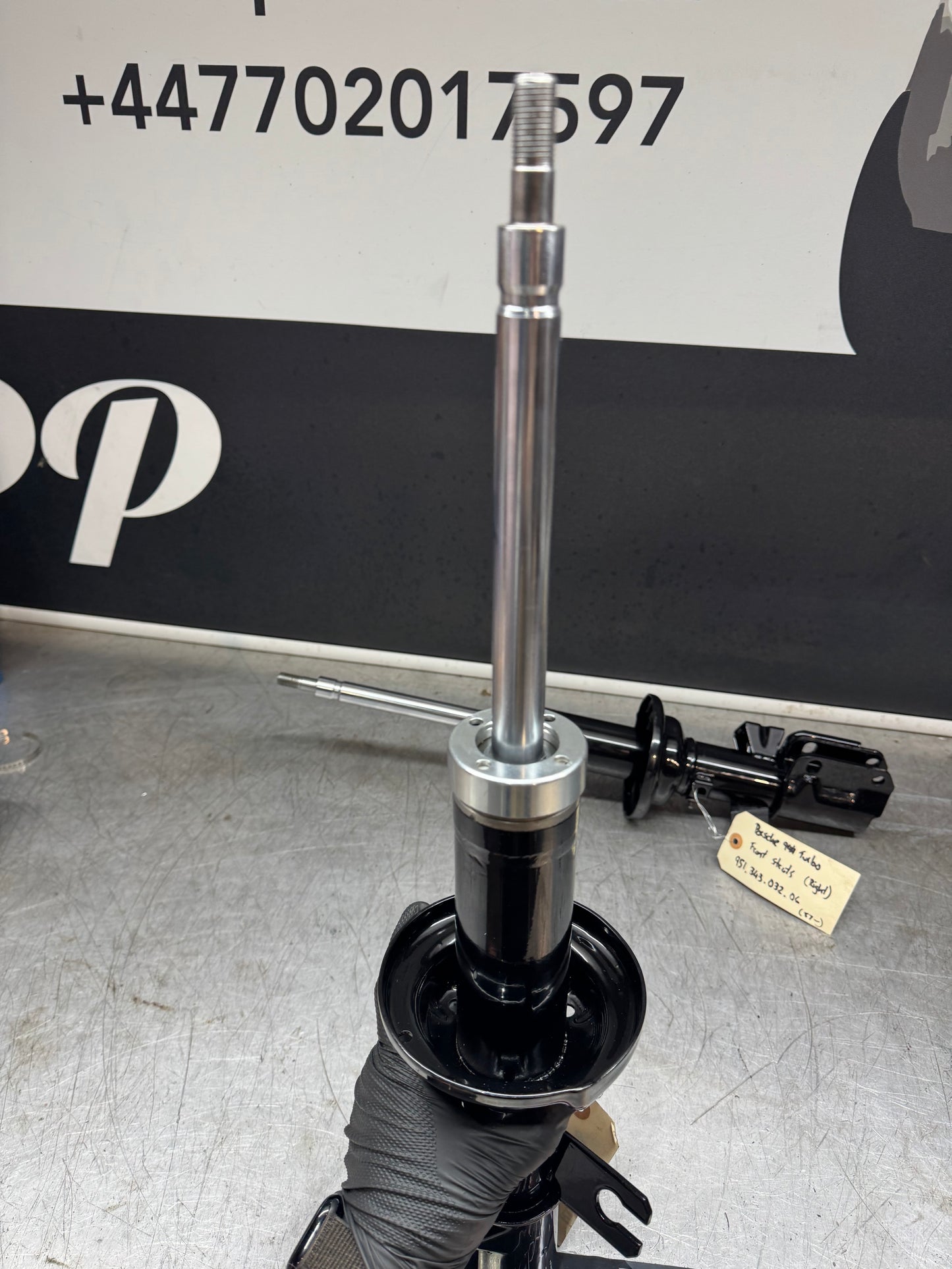 Porsche 944 Turbo (87-) Refurbished Front struts Pair. 95134303106 / 95134303206