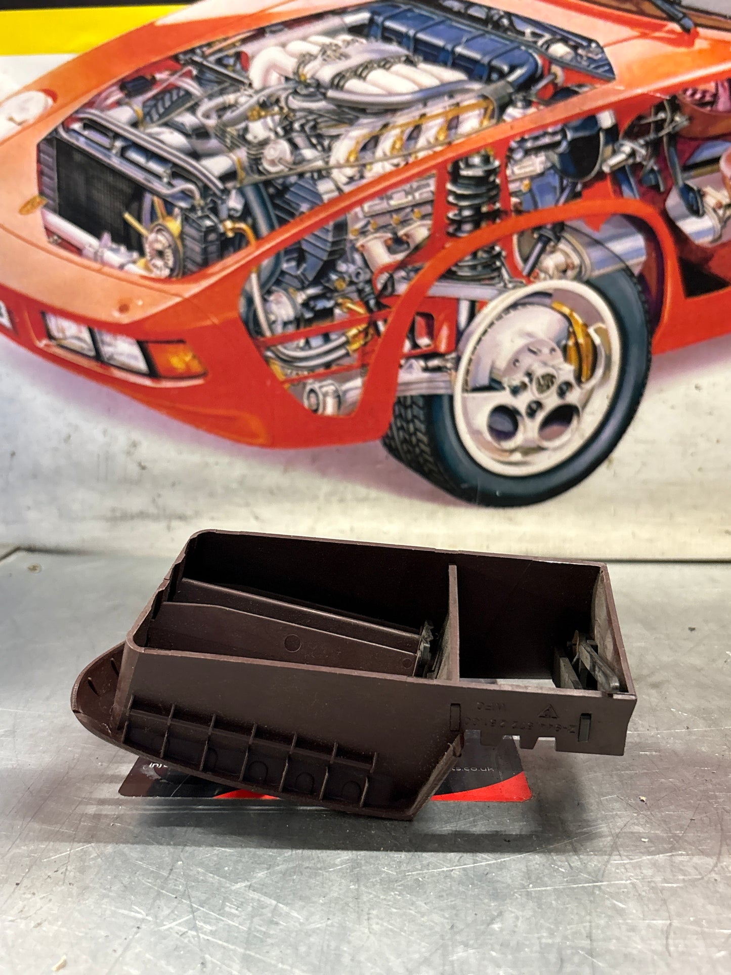 Porsche 944 burgundy Left Interior dash air vent. 94457225100 944 527 251 00 used