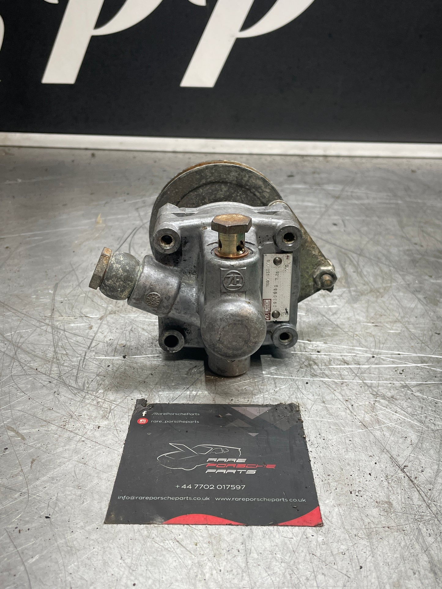 Porsche 944S steering pump, used 7681955119