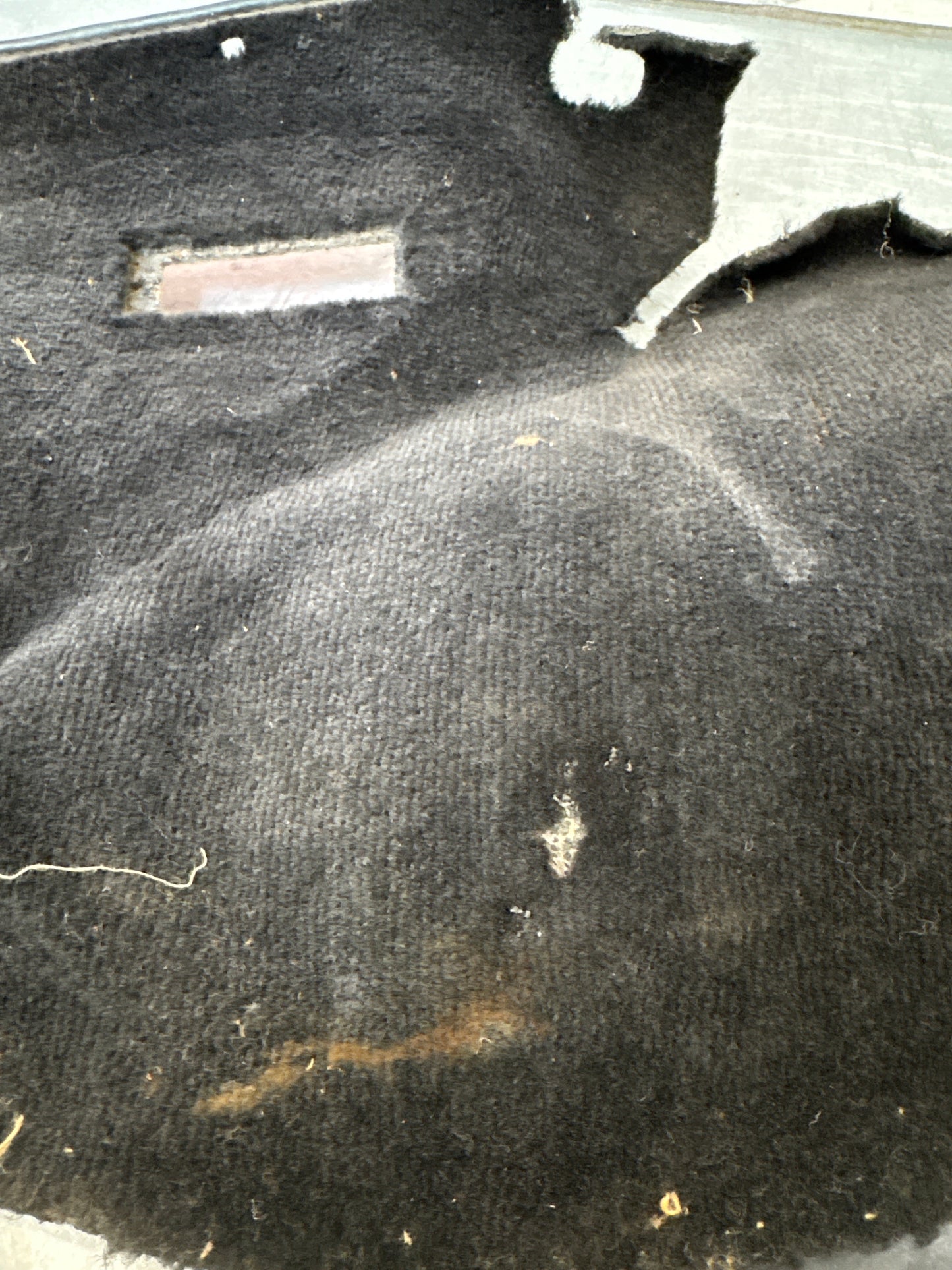 Porsche 924/944 85.5- rear left side trim carpet, black, 94455508301, used