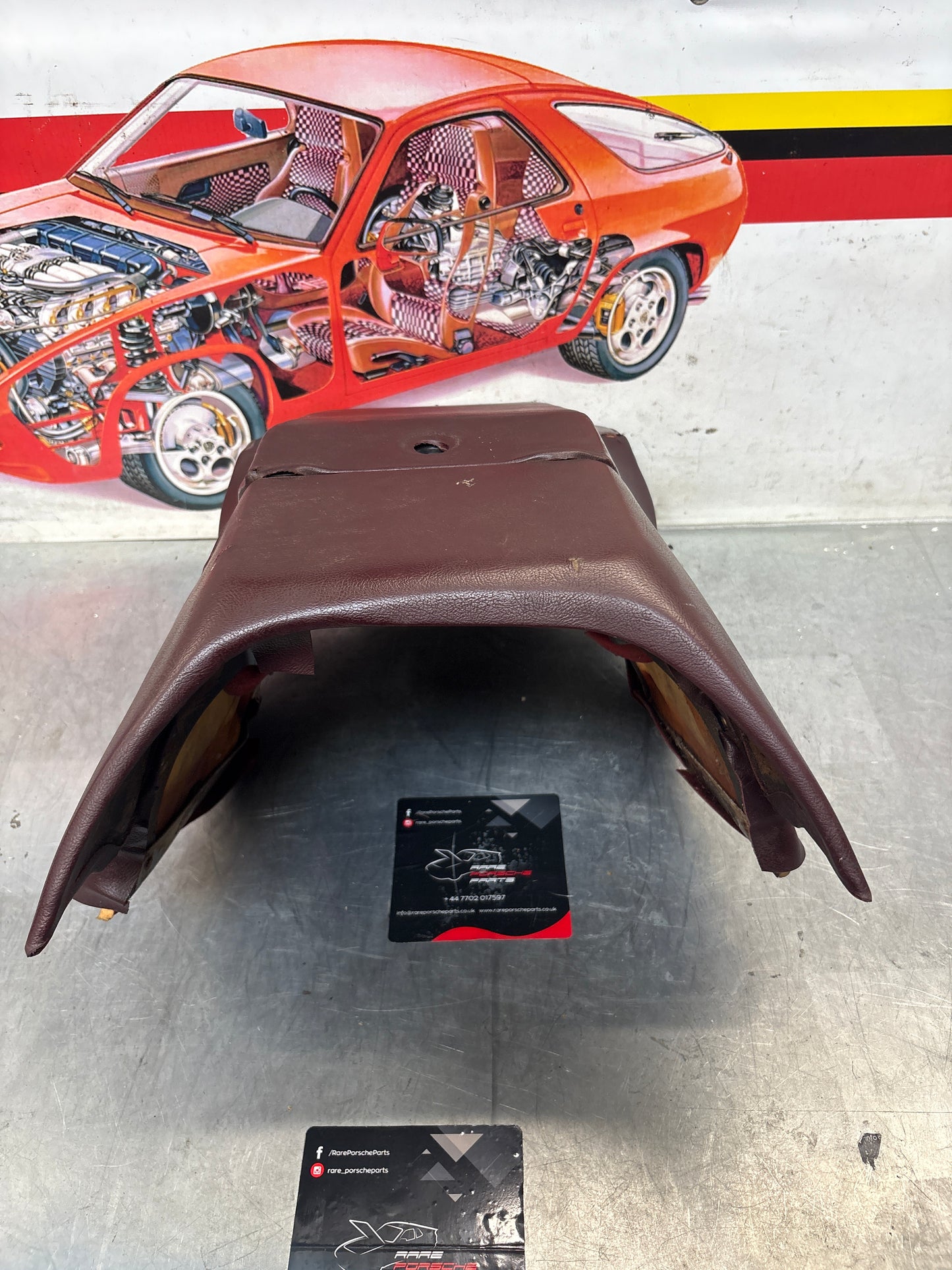 Porsche 928 S center console, rear armrest, Burgrundy, no key, and lock 92852206757 92852206150 used