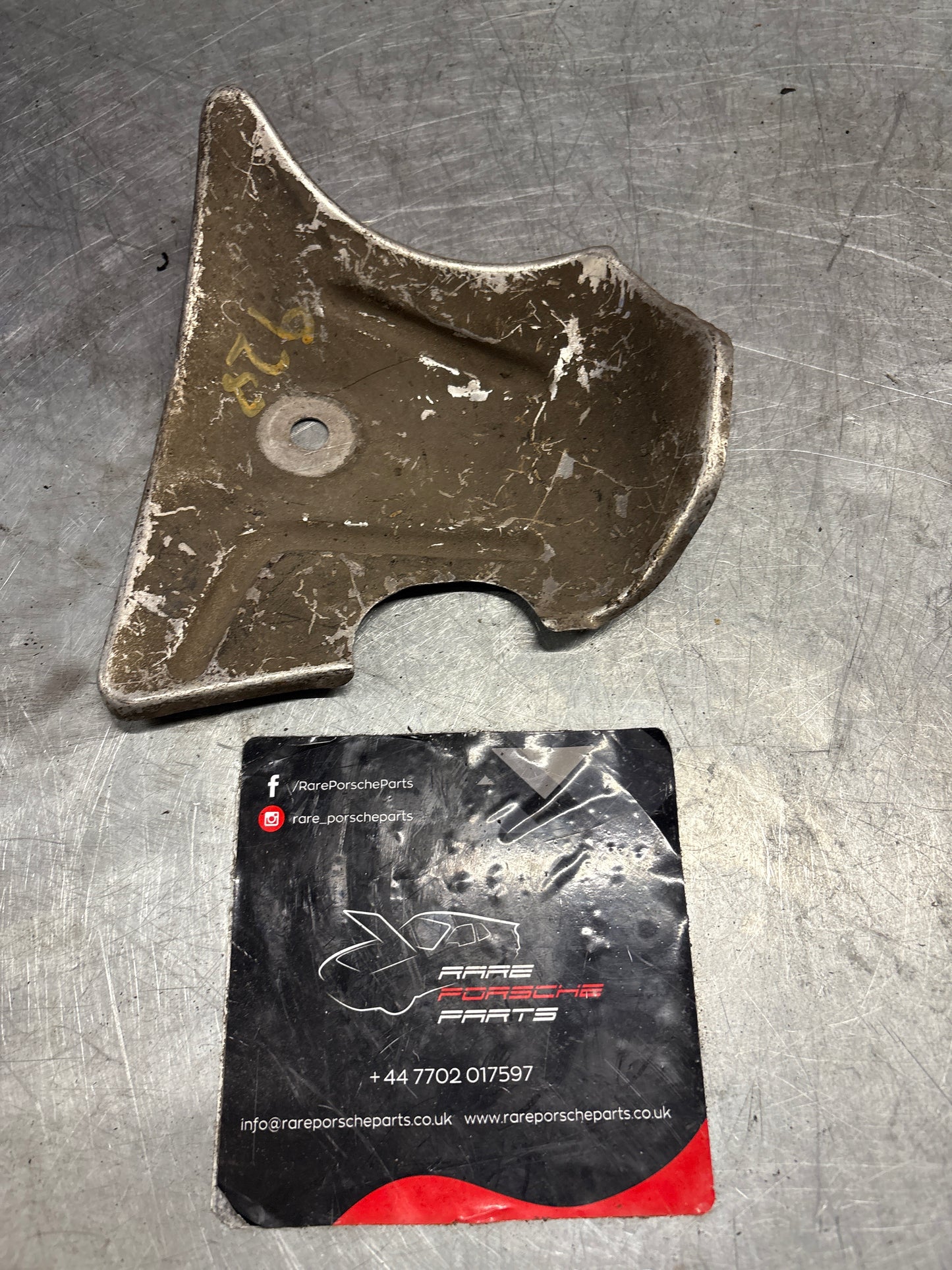 Porsche 928 S4 left side Buffle plates 92834138305. used