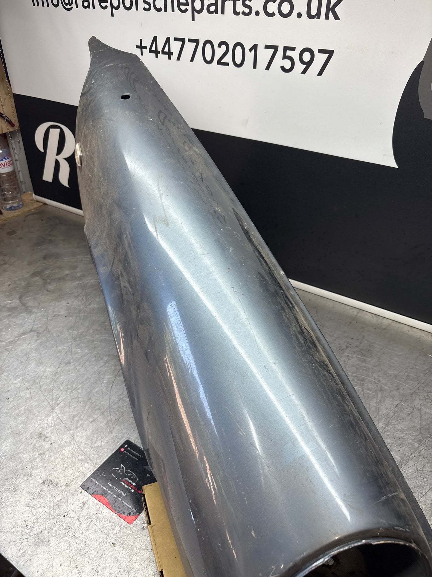 Porsche 911 964 front right wing, used