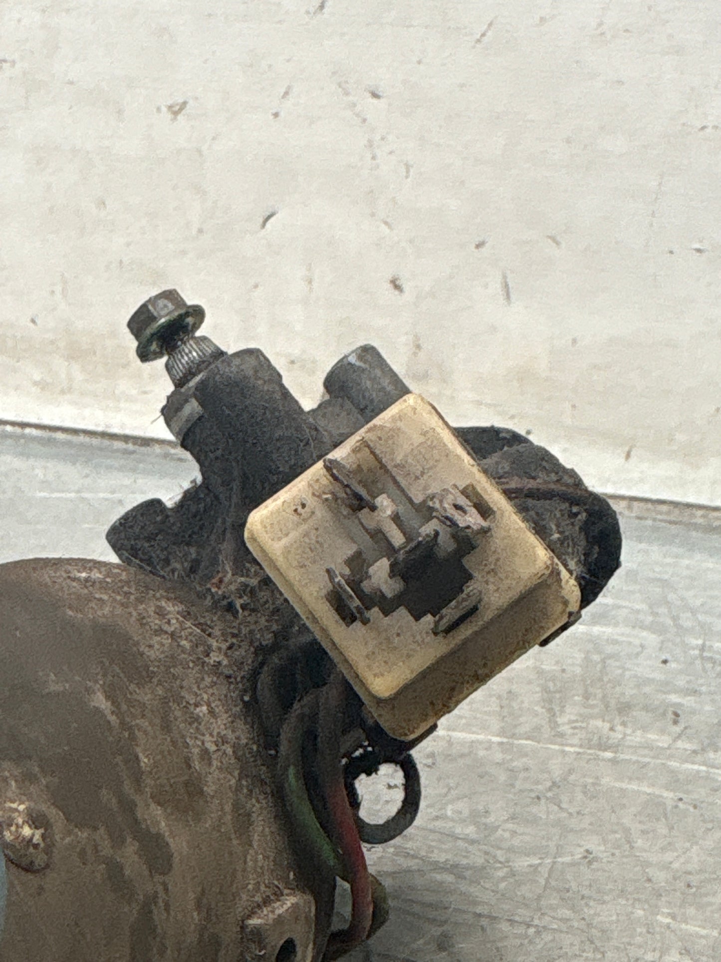 Porsche 924 / early 944 front windscreen wiper motor 477955113B used